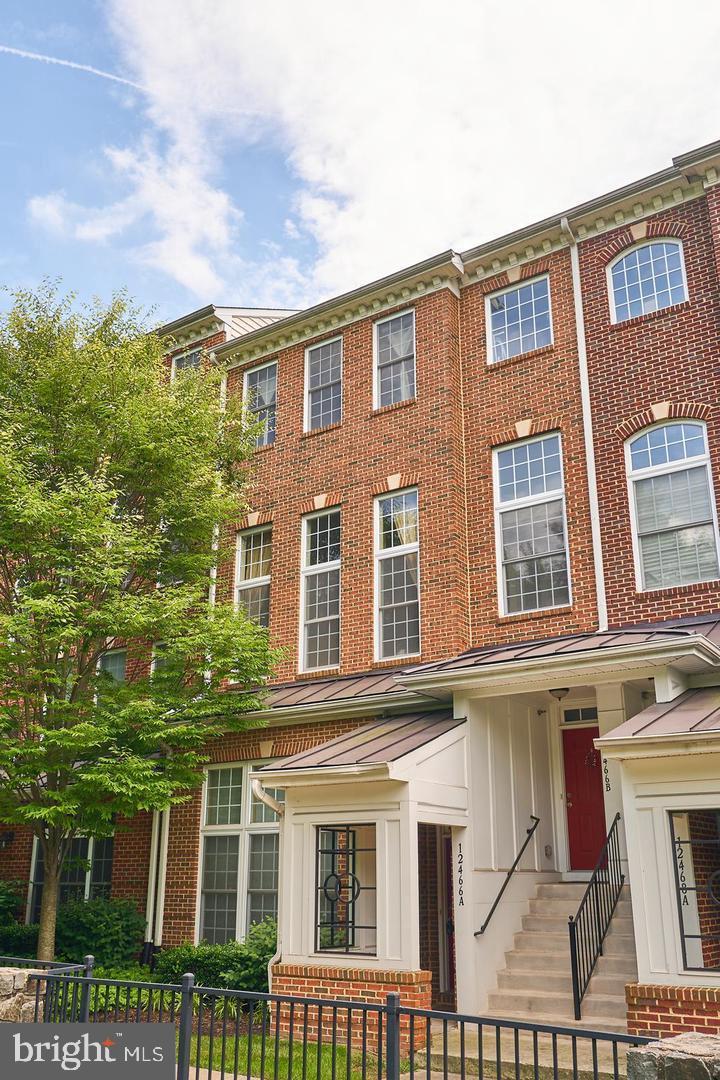 12466-A LIBERTY BRIDGE RD #103A, FAIRFAX, Virginia 22033, 2 Bedrooms Bedrooms, ,2 BathroomsBathrooms,Residential,For sale,12466-A LIBERTY BRIDGE RD #103A,VAFX2252916 MLS # VAFX2252916