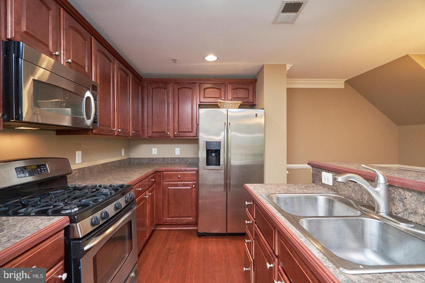 12466-A LIBERTY BRIDGE RD #103A, FAIRFAX, Virginia 22033, 2 Bedrooms Bedrooms, ,2 BathroomsBathrooms,Residential,For sale,12466-A LIBERTY BRIDGE RD #103A,VAFX2252916 MLS # VAFX2252916