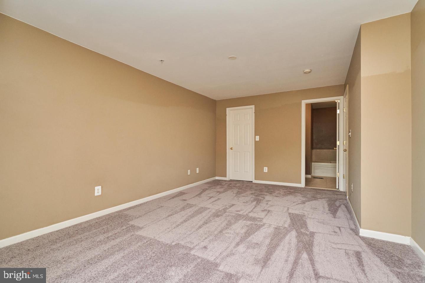 12466-A LIBERTY BRIDGE RD #103A, FAIRFAX, Virginia 22033, 2 Bedrooms Bedrooms, ,2 BathroomsBathrooms,Residential,For sale,12466-A LIBERTY BRIDGE RD #103A,VAFX2252916 MLS # VAFX2252916