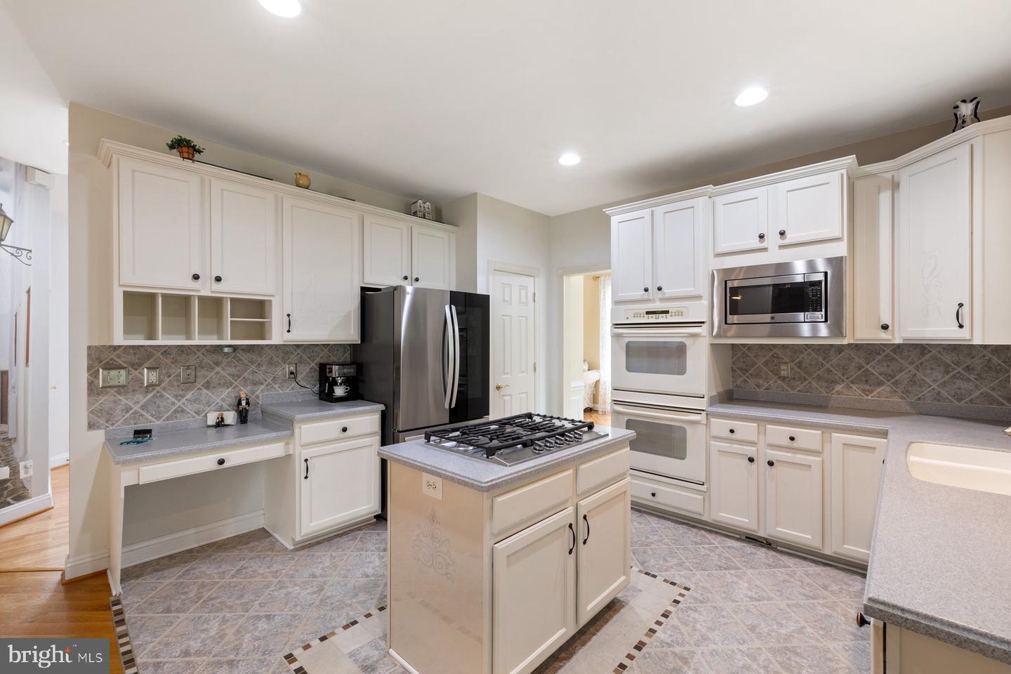 43656 RIVERPOINT DR, LEESBURG, Virginia 20176, 5 Bedrooms Bedrooms, ,3 BathroomsBathrooms,Residential,For sale,43656 RIVERPOINT DR,VALO2100990 MLS # VALO2100990