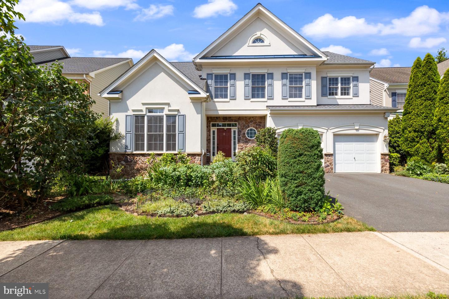 43656 RIVERPOINT DR, LEESBURG, Virginia 20176, 5 Bedrooms Bedrooms, ,3 BathroomsBathrooms,Residential,For sale,43656 RIVERPOINT DR,VALO2100990 MLS # VALO2100990