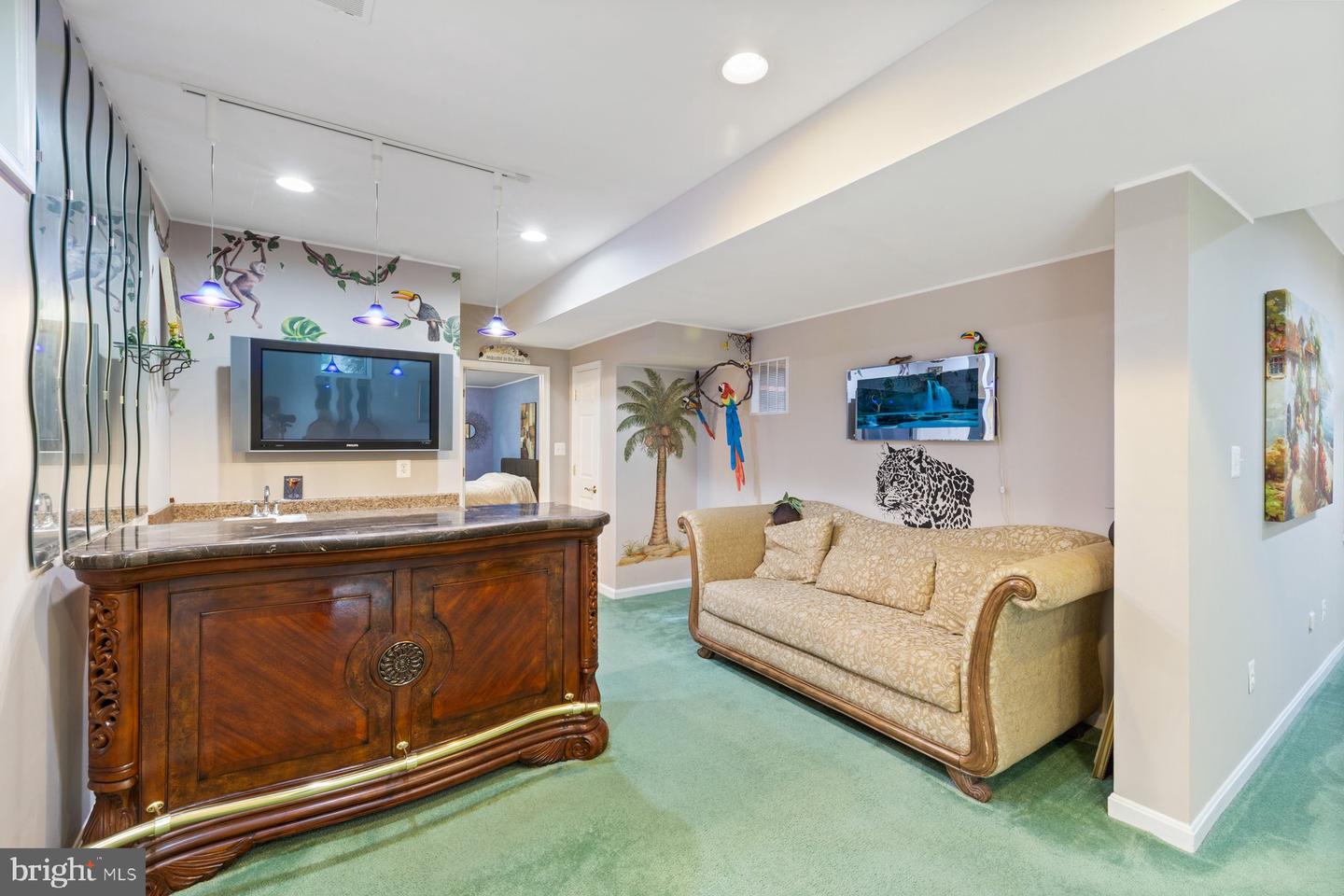 43656 RIVERPOINT DR, LEESBURG, Virginia 20176, 5 Bedrooms Bedrooms, ,3 BathroomsBathrooms,Residential,For sale,43656 RIVERPOINT DR,VALO2100990 MLS # VALO2100990