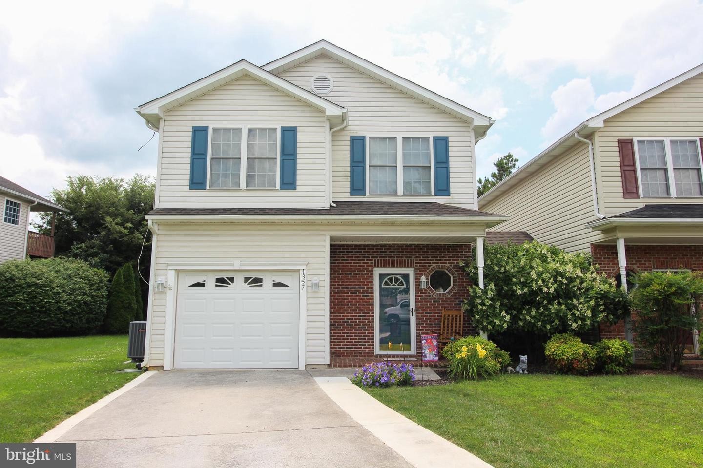 1357 HORSESHOE CIR, WOODSTOCK, Virginia 22664, 3 Bedrooms Bedrooms, ,2 BathroomsBathrooms,Residential,For sale,1357 HORSESHOE CIR,VASH2011888 MLS # VASH2011888