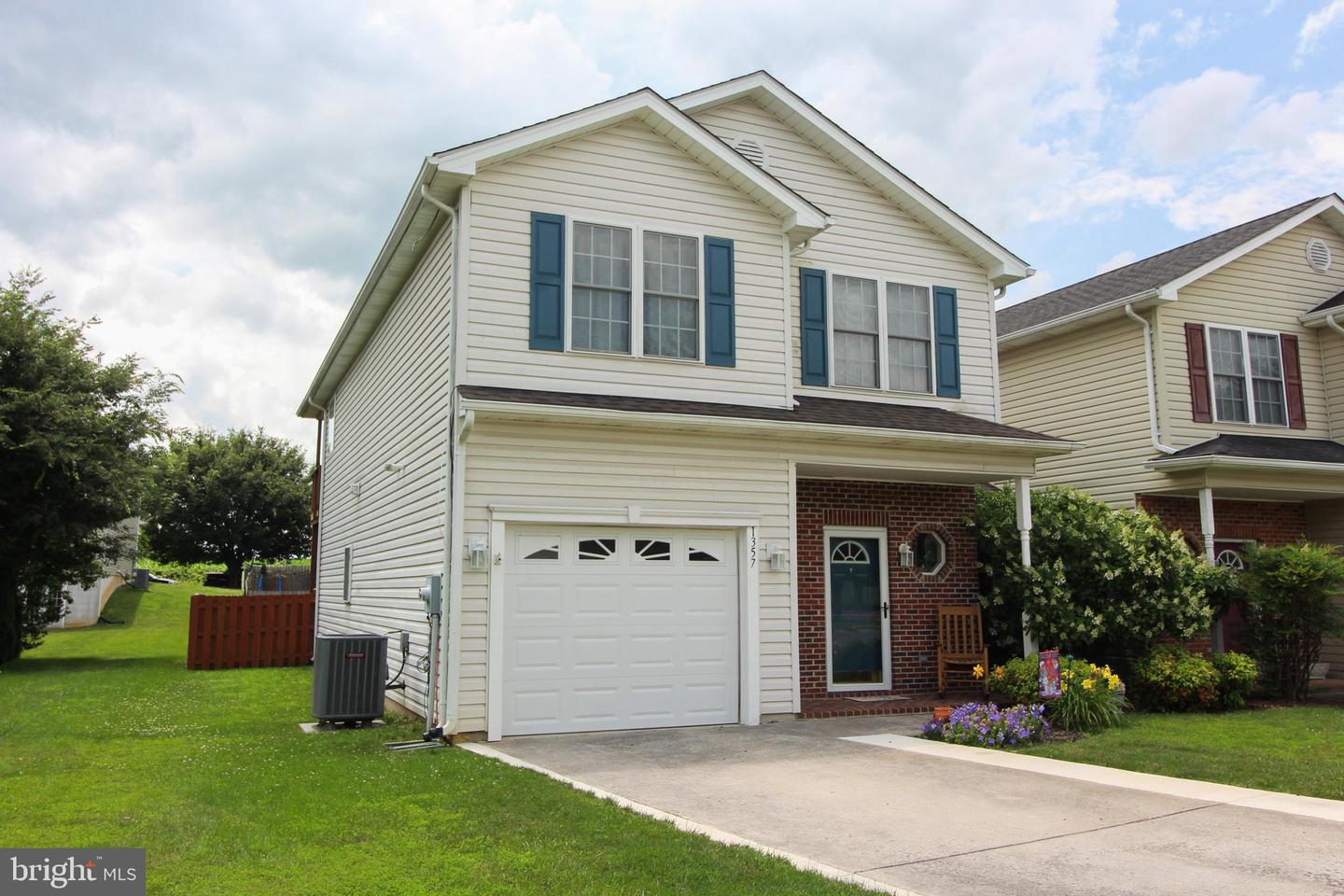 1357 HORSESHOE CIR, WOODSTOCK, Virginia 22664, 3 Bedrooms Bedrooms, ,2 BathroomsBathrooms,Residential,For sale,1357 HORSESHOE CIR,VASH2011888 MLS # VASH2011888