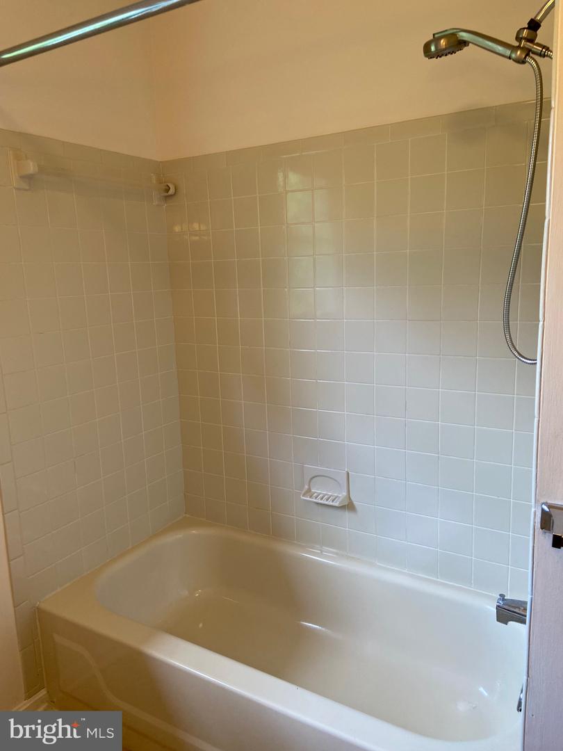 20 N CALHOUN ST, WARRENTON, Virginia 20186, 4 Bedrooms Bedrooms, ,3 BathroomsBathrooms,Residential,For sale,20 N CALHOUN ST,VAFQ2017298 MLS # VAFQ2017298