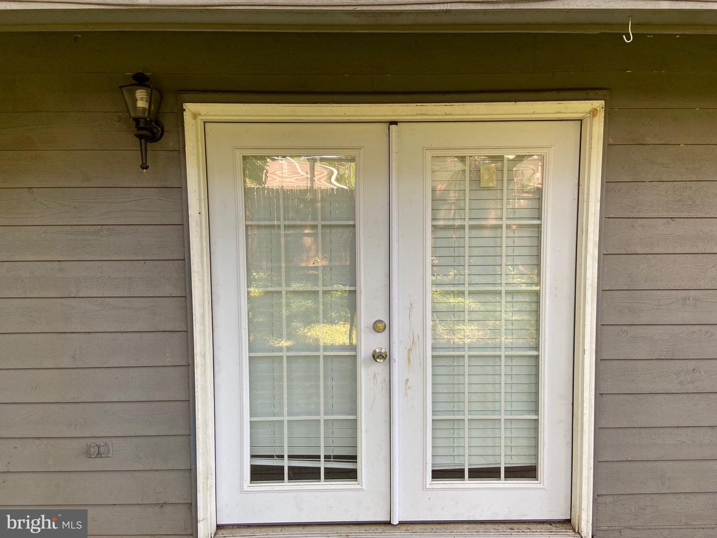 20 N CALHOUN ST, WARRENTON, Virginia 20186, 4 Bedrooms Bedrooms, ,3 BathroomsBathrooms,Residential,For sale,20 N CALHOUN ST,VAFQ2017298 MLS # VAFQ2017298