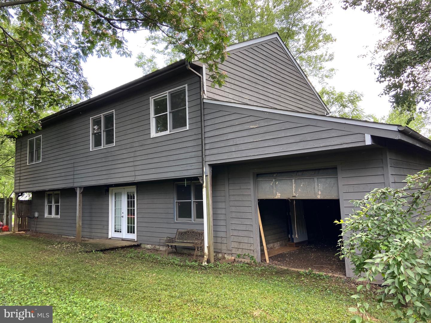 20 N CALHOUN ST, WARRENTON, Virginia 20186, 4 Bedrooms Bedrooms, ,3 BathroomsBathrooms,Residential,For sale,20 N CALHOUN ST,VAFQ2017298 MLS # VAFQ2017298