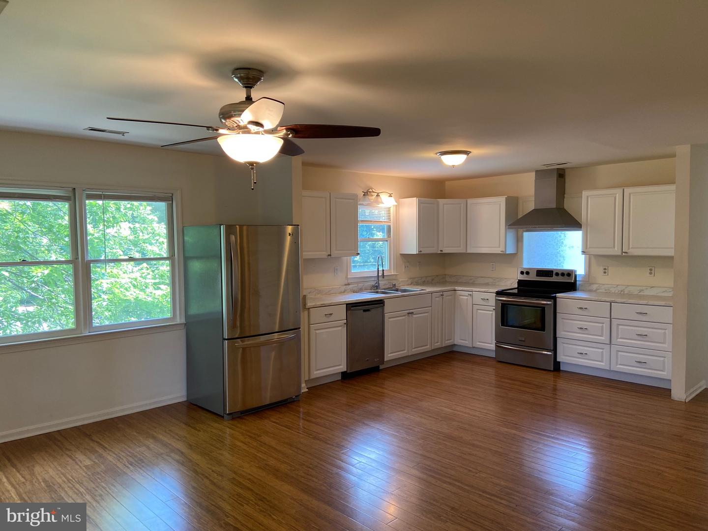20 N CALHOUN ST, WARRENTON, Virginia 20186, 4 Bedrooms Bedrooms, ,3 BathroomsBathrooms,Residential,For sale,20 N CALHOUN ST,VAFQ2017298 MLS # VAFQ2017298