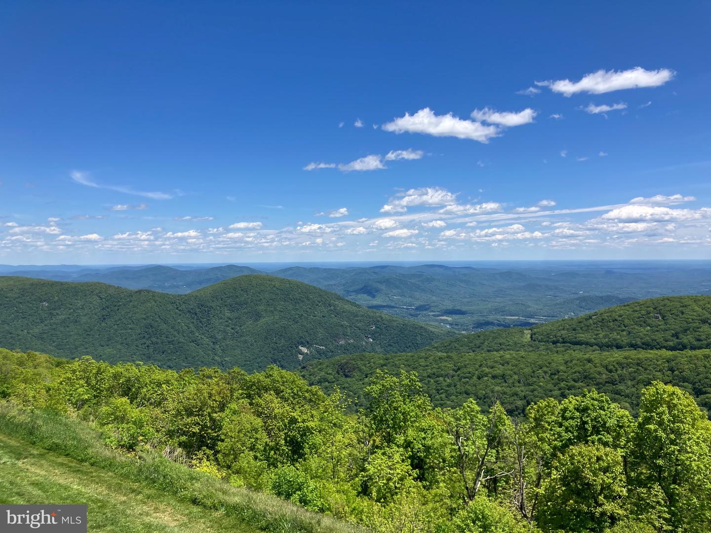 203 TIMBERS, WINTERGREEN, Virginia 22967, 1 Bedroom Bedrooms, 2 Rooms Rooms,1 BathroomBathrooms,Residential,For sale,203 TIMBERS,VANL2000576 MLS # VANL2000576