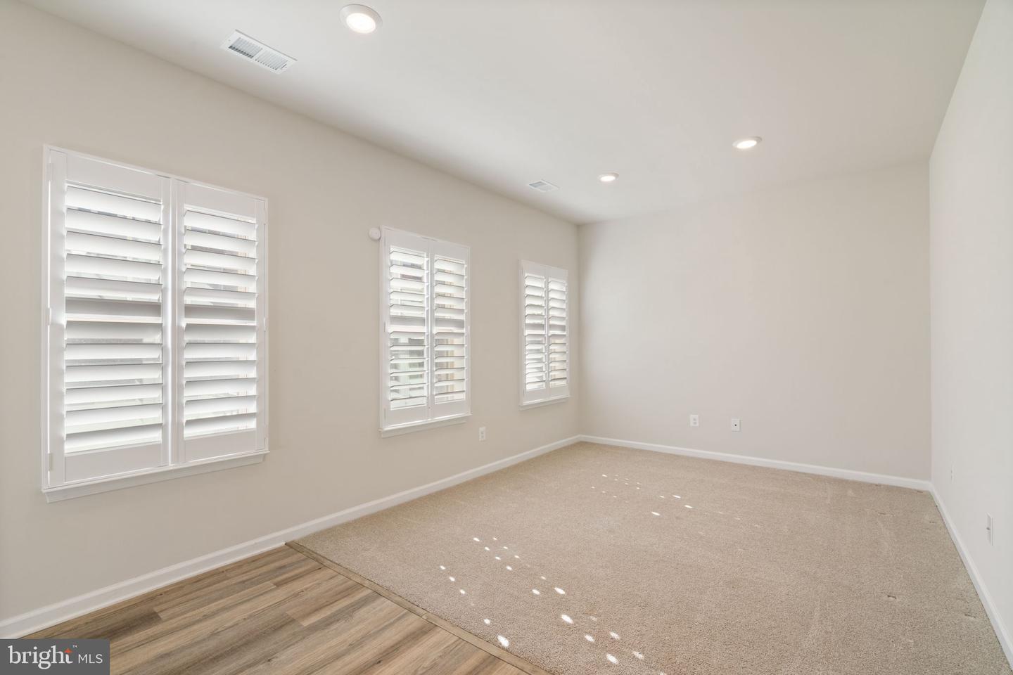 9520 BARNES LOOP, MANASSAS, Virginia 20110, 3 Bedrooms Bedrooms, ,3 BathroomsBathrooms,Residential,For sale,9520 BARNES LOOP,VAMN2008622 MLS # VAMN2008622
