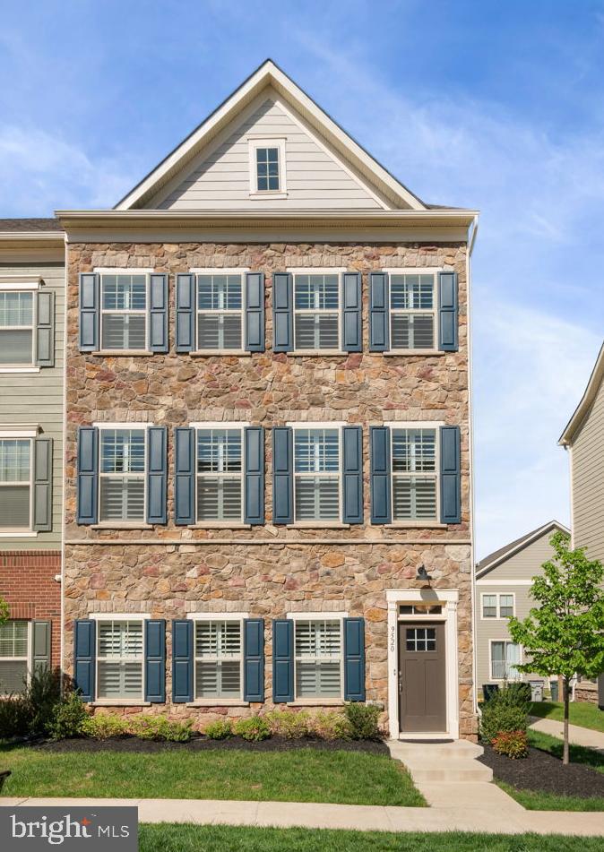 9520 BARNES LOOP, MANASSAS, Virginia 20110, 3 Bedrooms Bedrooms, ,3 BathroomsBathrooms,Residential,For sale,9520 BARNES LOOP,VAMN2008622 MLS # VAMN2008622