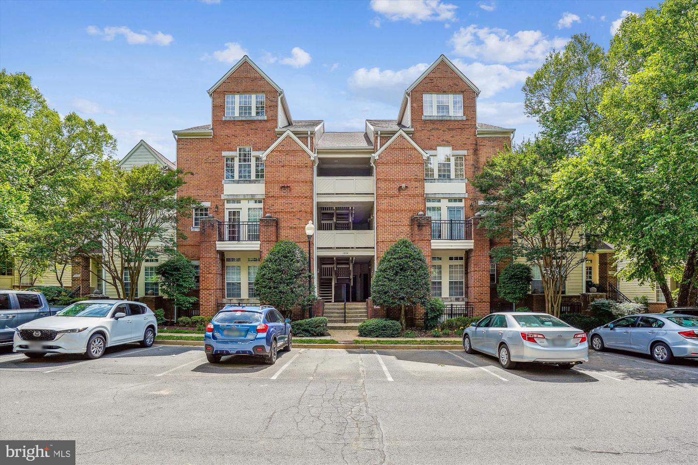 1334 GARDEN WALL CIR #406, RESTON, Virginia 20194, 2 Bedrooms Bedrooms, ,2 BathroomsBathrooms,Residential,For sale,1334 GARDEN WALL CIR #406,VAFX2253158 MLS # VAFX2253158