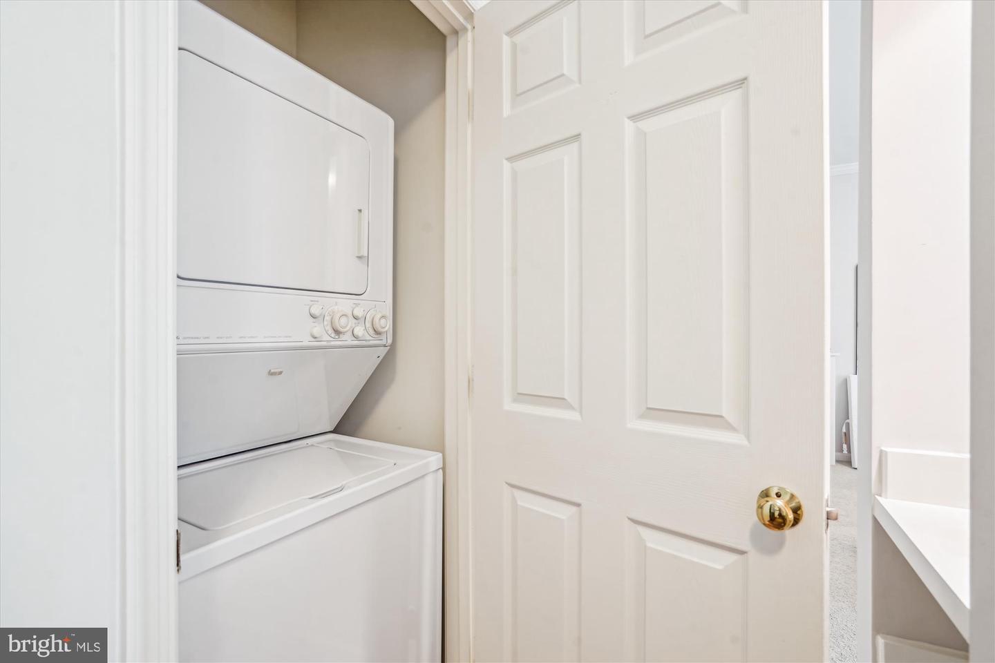 1334 GARDEN WALL CIR #406, RESTON, Virginia 20194, 2 Bedrooms Bedrooms, ,2 BathroomsBathrooms,Residential,For sale,1334 GARDEN WALL CIR #406,VAFX2253158 MLS # VAFX2253158