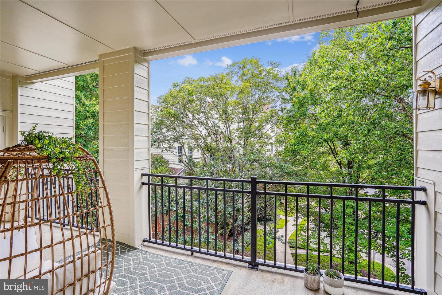 1334 GARDEN WALL CIR #406, RESTON, Virginia 20194, 2 Bedrooms Bedrooms, ,2 BathroomsBathrooms,Residential,For sale,1334 GARDEN WALL CIR #406,VAFX2253158 MLS # VAFX2253158