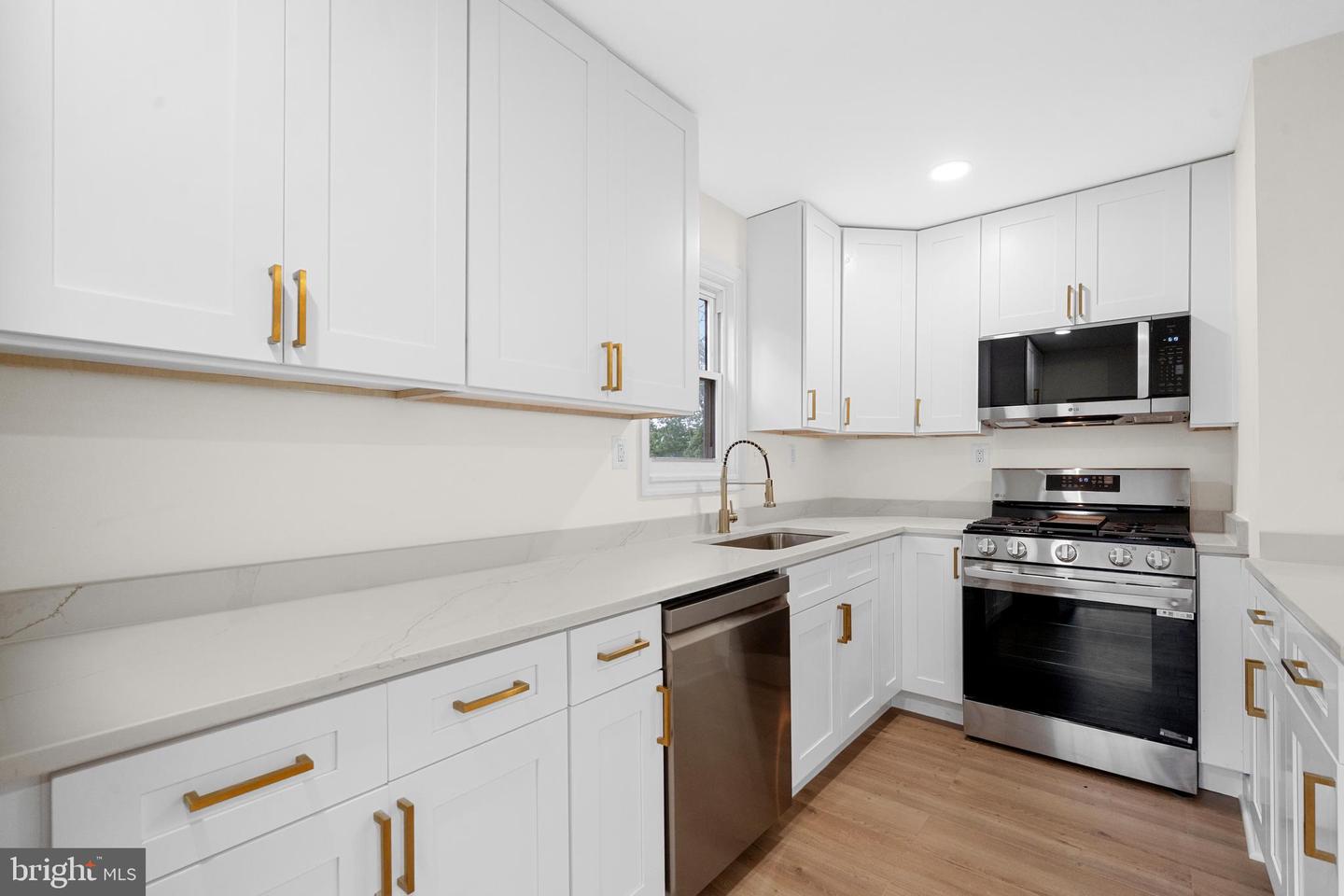 2316 FORT DR, ALEXANDRIA, Virginia 22303, 5 Bedrooms Bedrooms, ,2 BathroomsBathrooms,Residential,For sale,2316 FORT DR,VAFX2253202 MLS # VAFX2253202