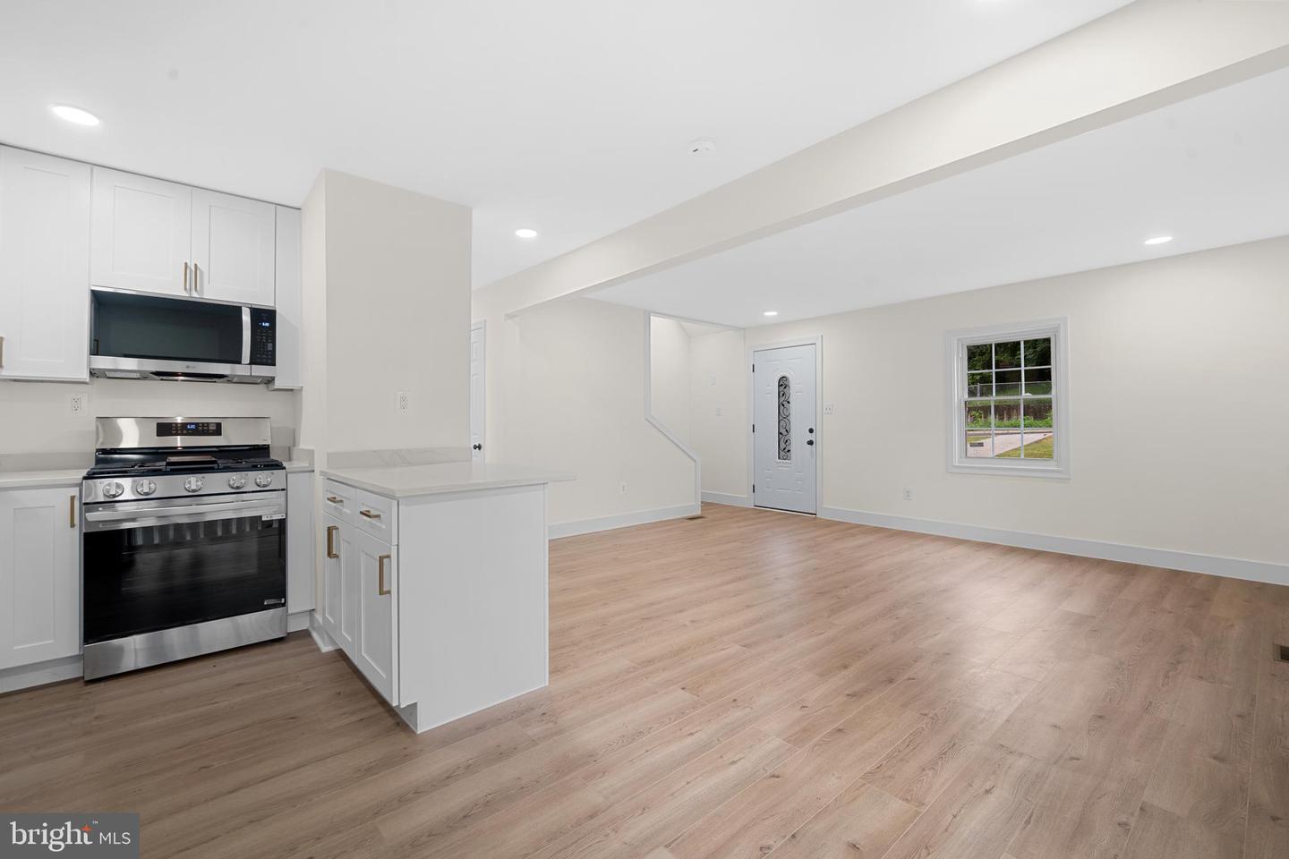 2316 FORT DR, ALEXANDRIA, Virginia 22303, 5 Bedrooms Bedrooms, ,2 BathroomsBathrooms,Residential,For sale,2316 FORT DR,VAFX2253202 MLS # VAFX2253202
