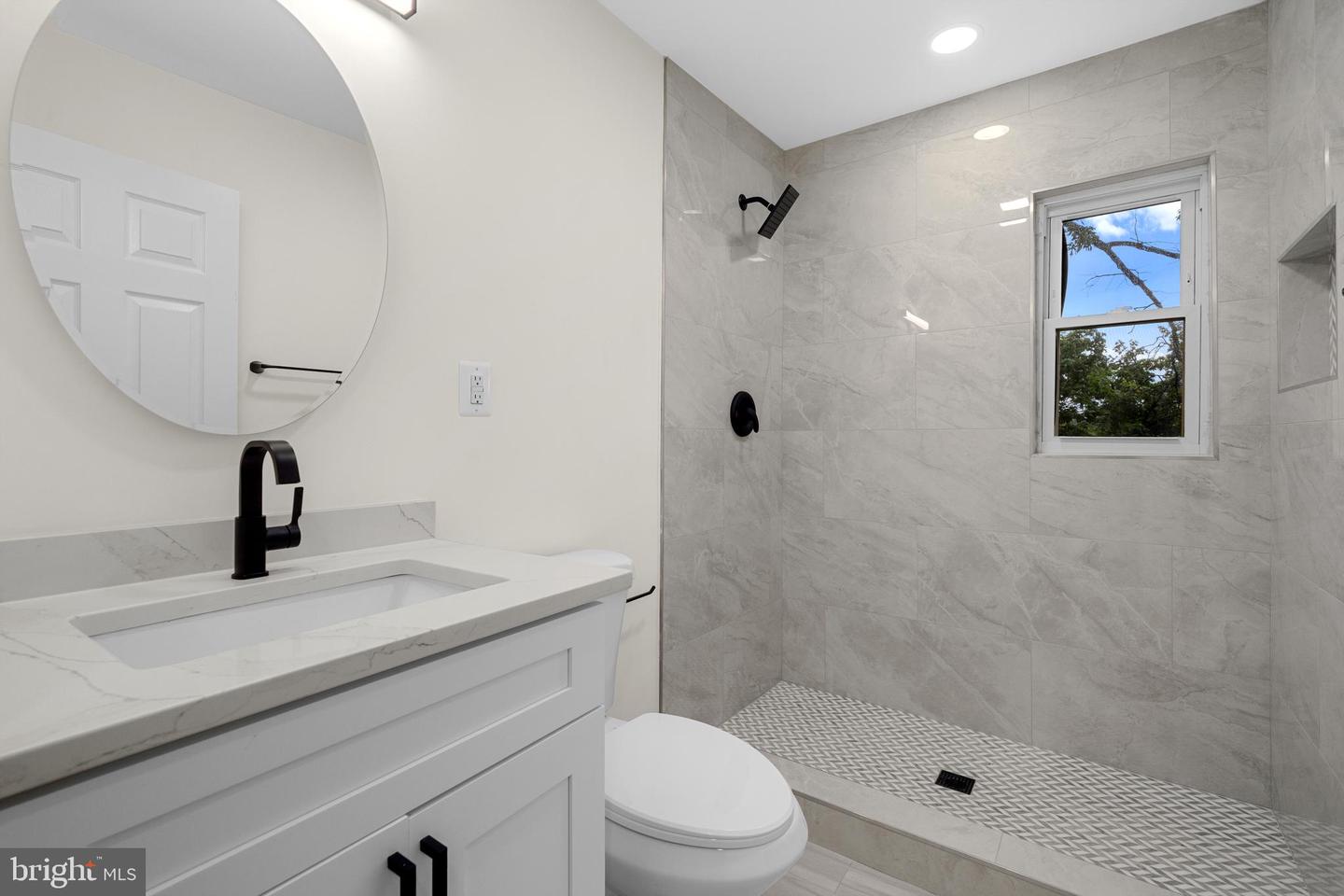 2316 FORT DR, ALEXANDRIA, Virginia 22303, 5 Bedrooms Bedrooms, ,2 BathroomsBathrooms,Residential,For sale,2316 FORT DR,VAFX2253202 MLS # VAFX2253202