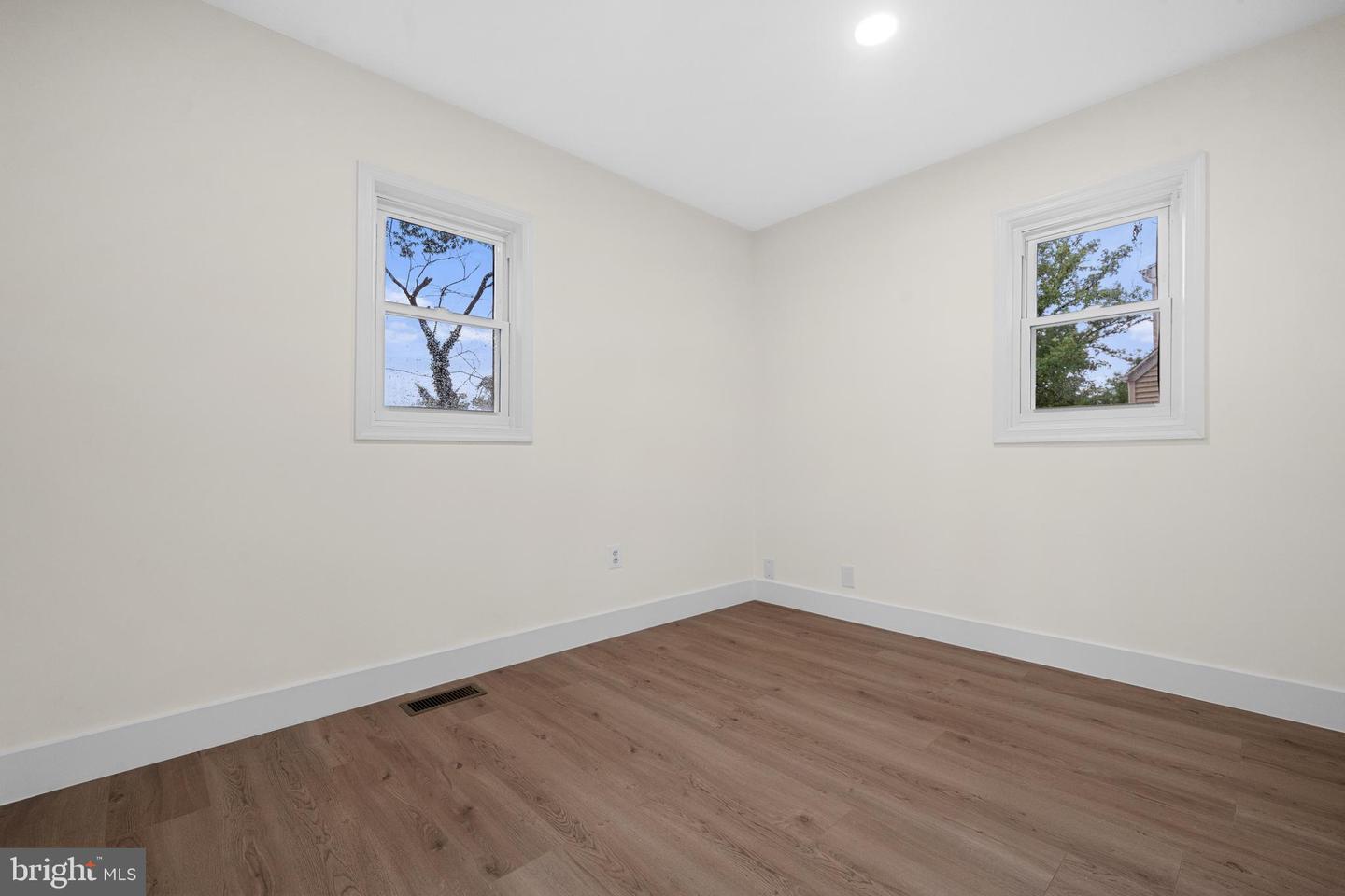 2316 FORT DR, ALEXANDRIA, Virginia 22303, 5 Bedrooms Bedrooms, ,2 BathroomsBathrooms,Residential,For sale,2316 FORT DR,VAFX2253202 MLS # VAFX2253202