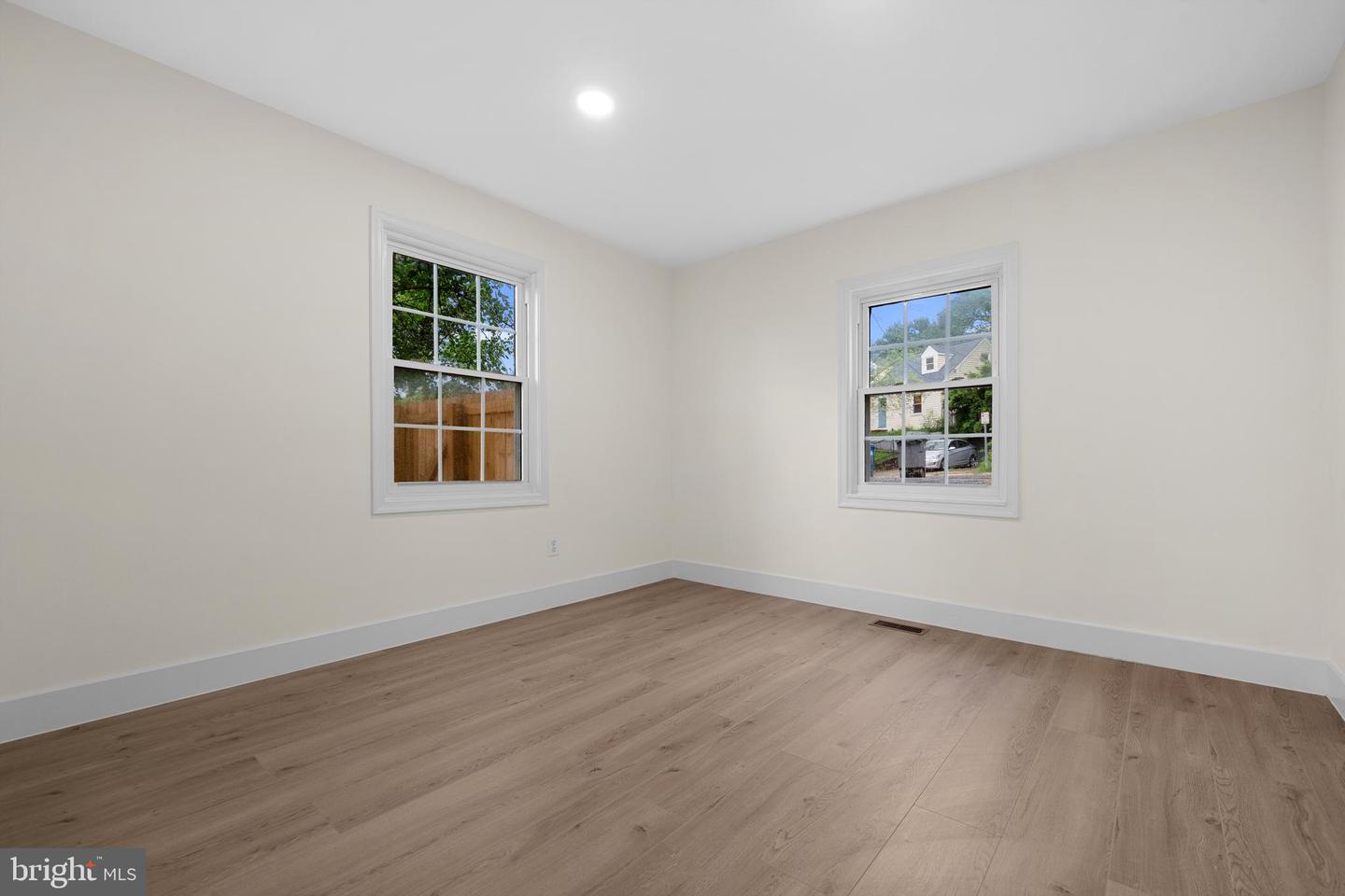 2316 FORT DR, ALEXANDRIA, Virginia 22303, 5 Bedrooms Bedrooms, ,2 BathroomsBathrooms,Residential,For sale,2316 FORT DR,VAFX2253202 MLS # VAFX2253202