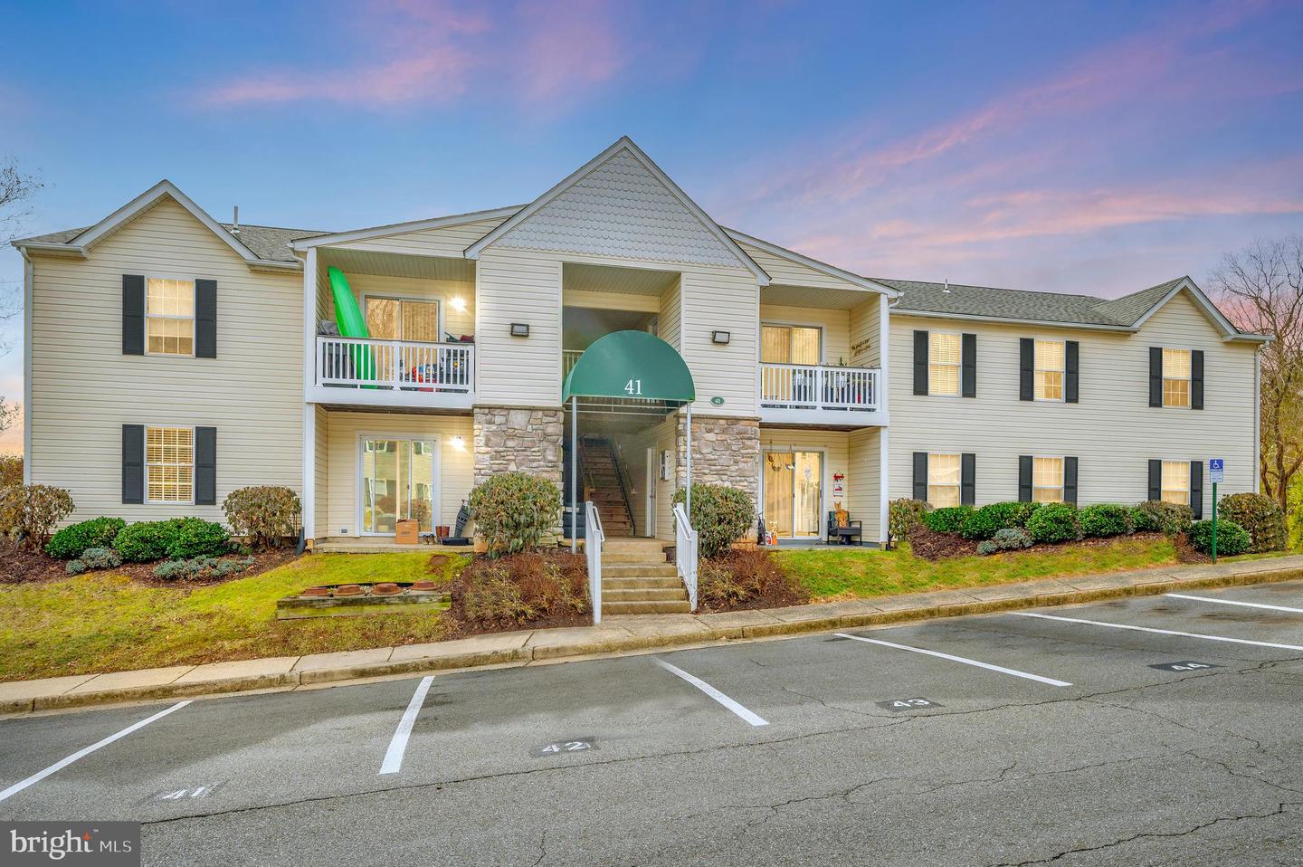 41 SMOKEWOOD CT #41200, STAFFORD, Virginia 22554, 3 Bedrooms Bedrooms, ,2 BathroomsBathrooms,Residential,For sale,41 SMOKEWOOD CT #41200,VAST2040478 MLS # VAST2040478