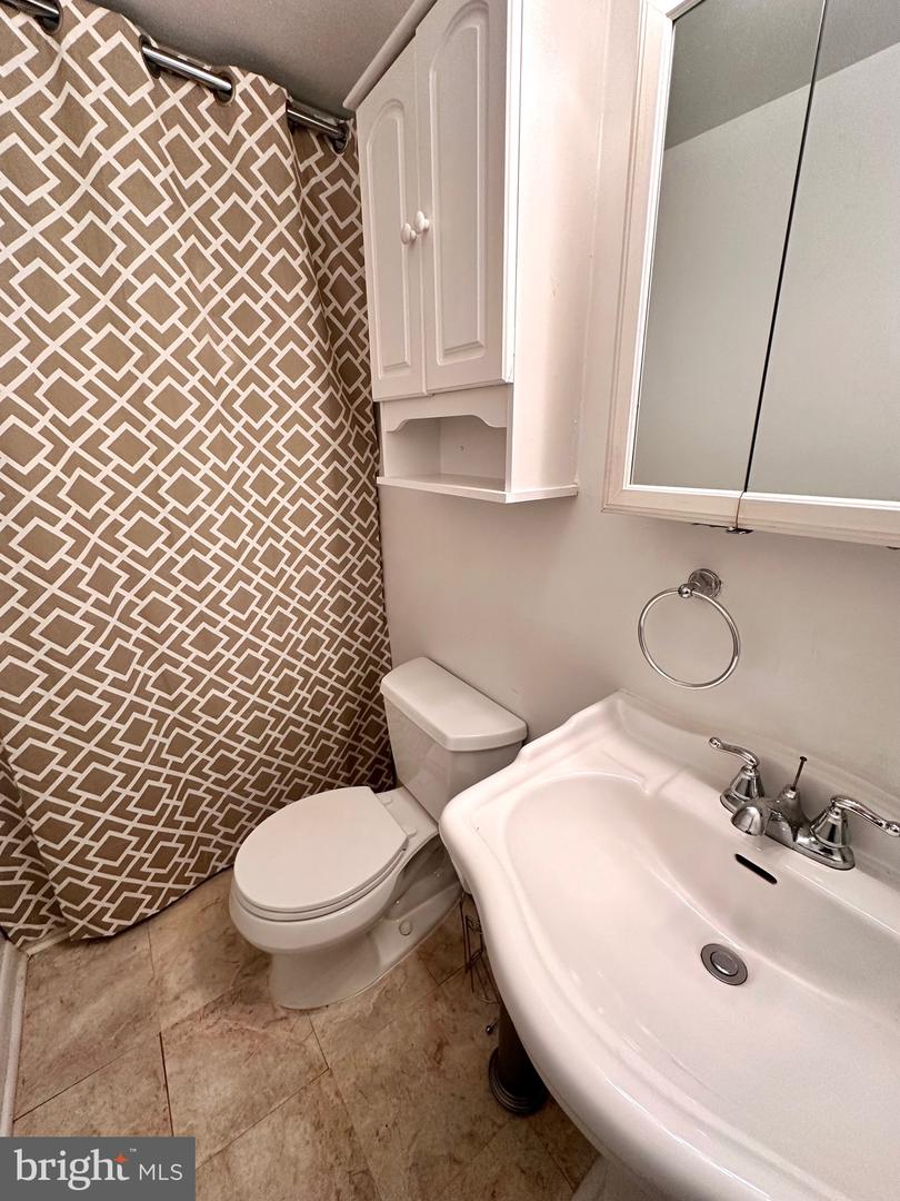 7128 BEULAH ST, ALEXANDRIA, Virginia 22315, 3 Bedrooms Bedrooms, ,1 BathroomBathrooms,Residential,For sale,7128 BEULAH ST,VAFX2253402 MLS # VAFX2253402