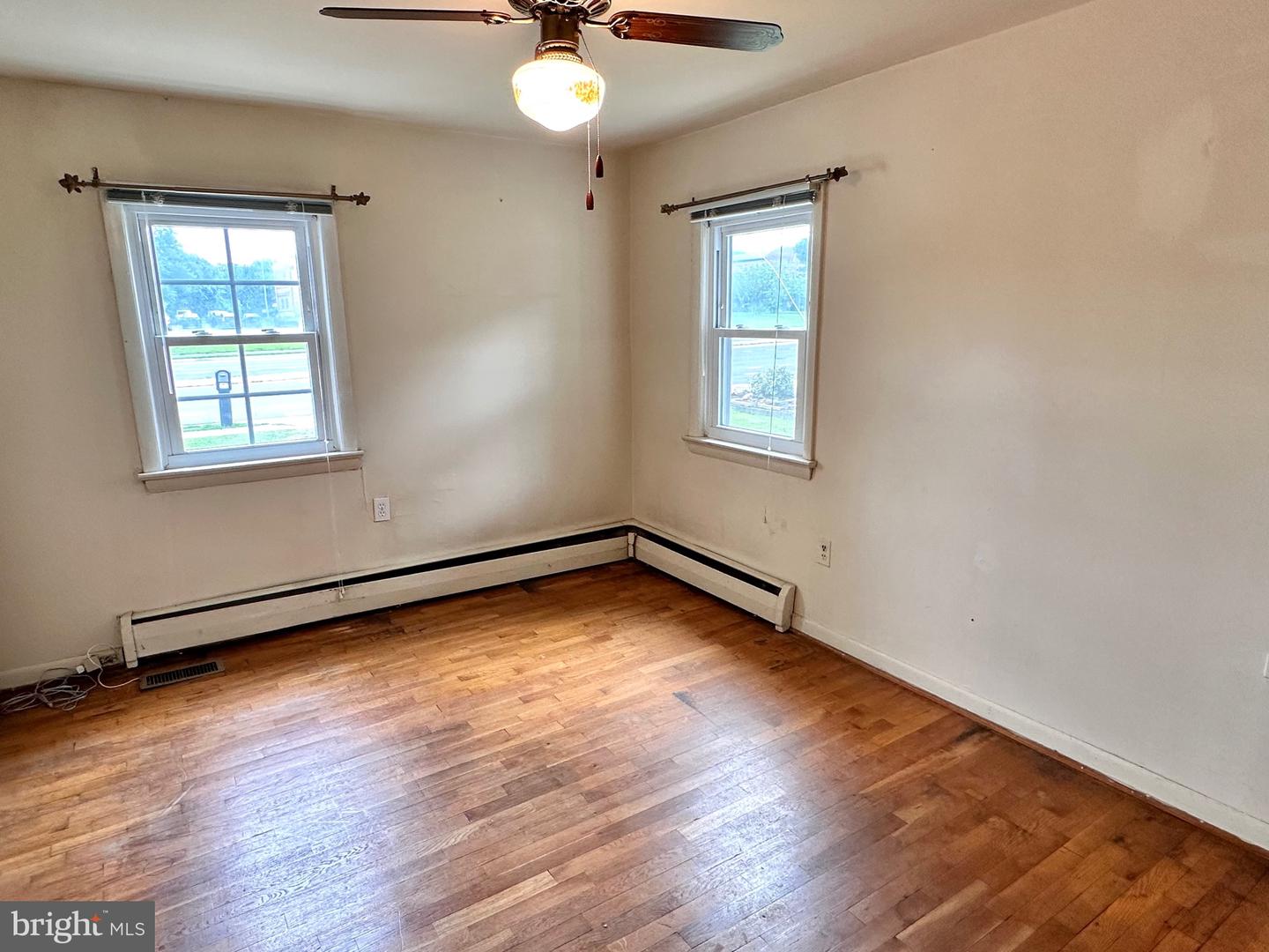7128 BEULAH ST, ALEXANDRIA, Virginia 22315, 3 Bedrooms Bedrooms, ,1 BathroomBathrooms,Residential,For sale,7128 BEULAH ST,VAFX2253402 MLS # VAFX2253402