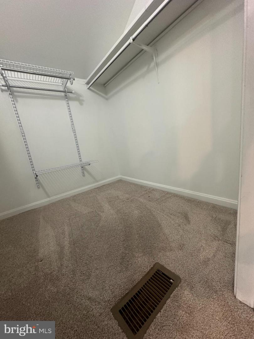 1043-B MARGATE CT, STERLING, Virginia 20164, 3 Bedrooms Bedrooms, ,2 BathroomsBathrooms,Residential,For sale,1043-B MARGATE CT,VALO2101210 MLS # VALO2101210