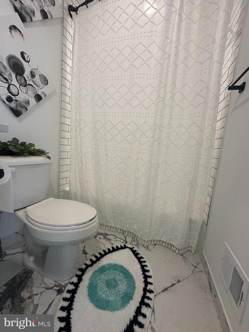 1043-B MARGATE CT, STERLING, Virginia 20164, 3 Bedrooms Bedrooms, ,2 BathroomsBathrooms,Residential,For sale,1043-B MARGATE CT,VALO2101210 MLS # VALO2101210