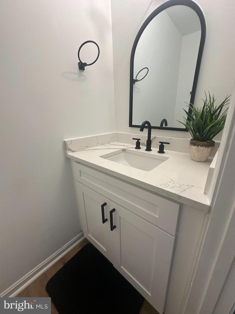 1043-B MARGATE CT, STERLING, Virginia 20164, 3 Bedrooms Bedrooms, ,2 BathroomsBathrooms,Residential,For sale,1043-B MARGATE CT,VALO2101210 MLS # VALO2101210