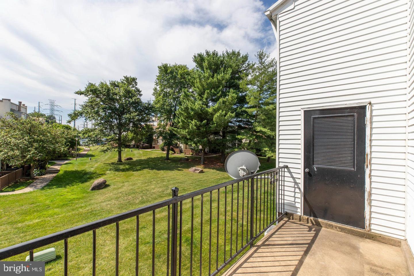 1043-B MARGATE CT, STERLING, Virginia 20164, 3 Bedrooms Bedrooms, ,2 BathroomsBathrooms,Residential,For sale,1043-B MARGATE CT,VALO2101210 MLS # VALO2101210