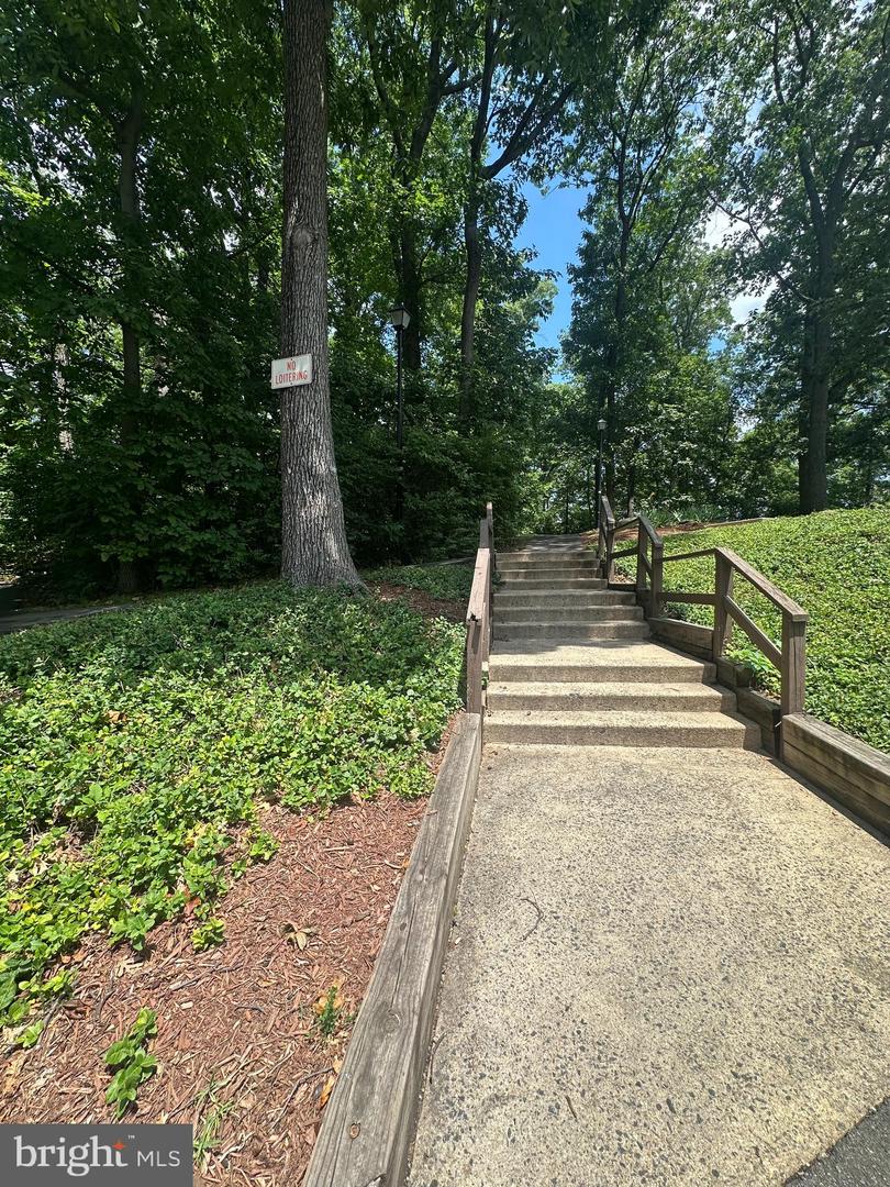 1043-B MARGATE CT, STERLING, Virginia 20164, 3 Bedrooms Bedrooms, ,2 BathroomsBathrooms,Residential,For sale,1043-B MARGATE CT,VALO2101210 MLS # VALO2101210