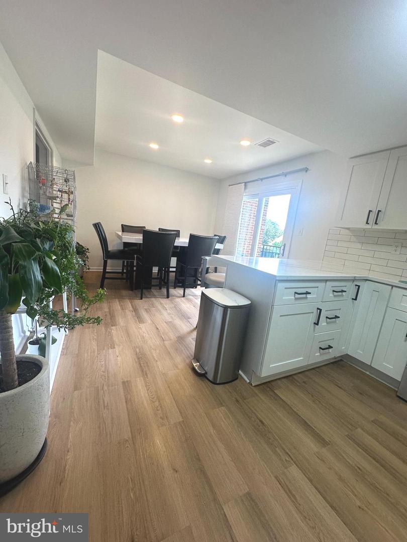 1043-B MARGATE CT, STERLING, Virginia 20164, 3 Bedrooms Bedrooms, ,2 BathroomsBathrooms,Residential,For sale,1043-B MARGATE CT,VALO2101210 MLS # VALO2101210