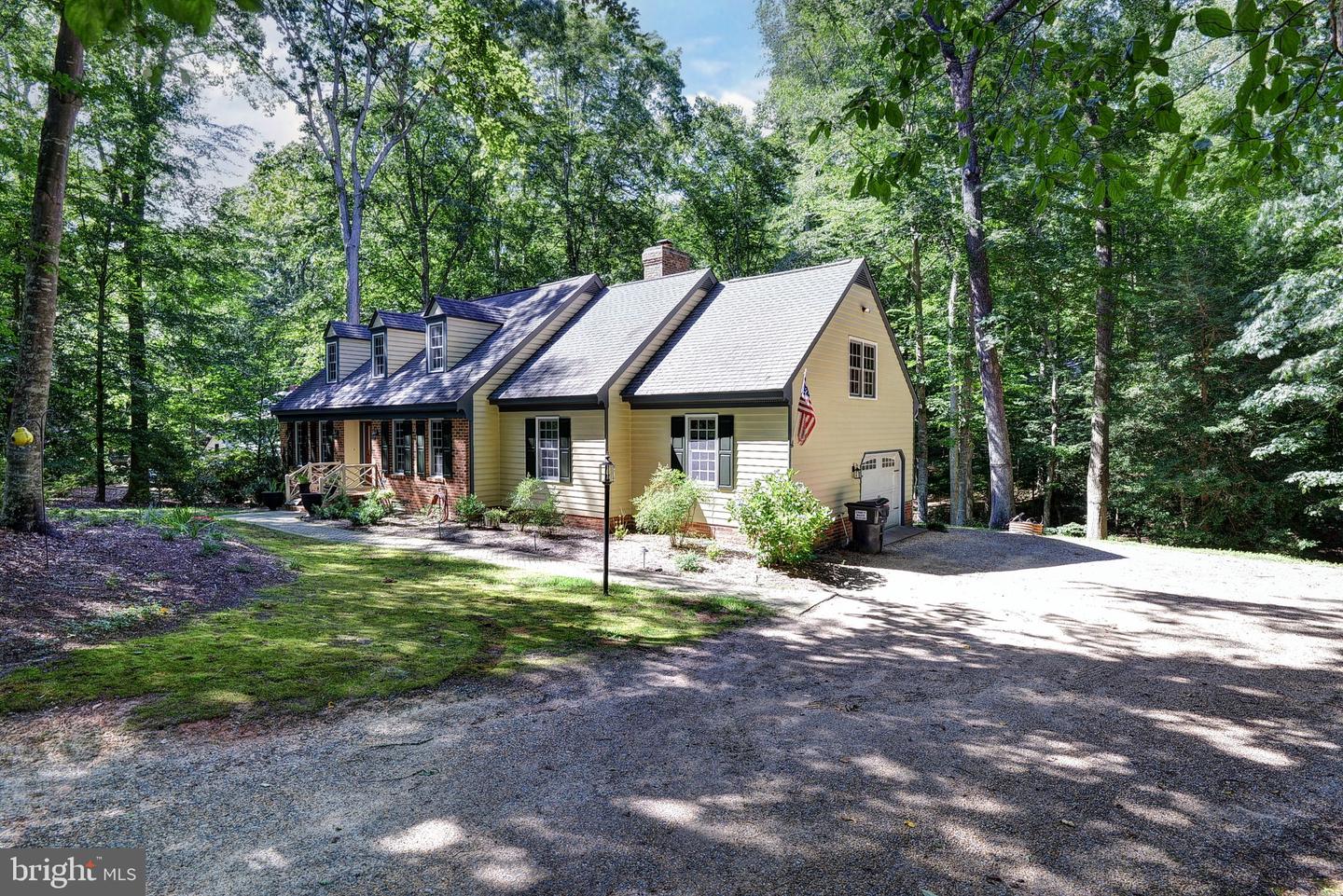 102 WHITEHALL CT, WILLIAMSBURG, Virginia 23188, 4 Bedrooms Bedrooms, 10 Rooms Rooms,2 BathroomsBathrooms,Residential,For sale,102 WHITEHALL CT,VAJC2000496 MLS # VAJC2000496