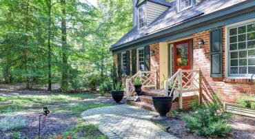 102 WHITEHALL CT, WILLIAMSBURG, Virginia 23188, 4 Bedrooms Bedrooms, 10 Rooms Rooms,2 BathroomsBathrooms,Residential,For sale,102 WHITEHALL CT,VAJC2000496 MLS # VAJC2000496