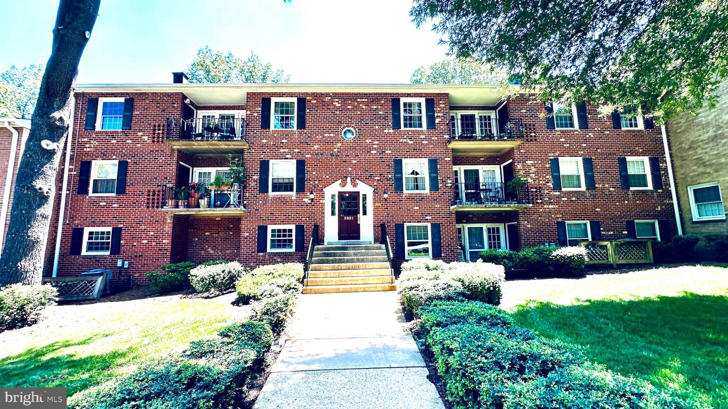 3931 LYNDHURST DR #303, FAIRFAX, Virginia 22031, 2 Bedrooms Bedrooms, ,1 BathroomBathrooms,Residential,For sale,3931 LYNDHURST DR #303,VAFC2006586 MLS # VAFC2006586