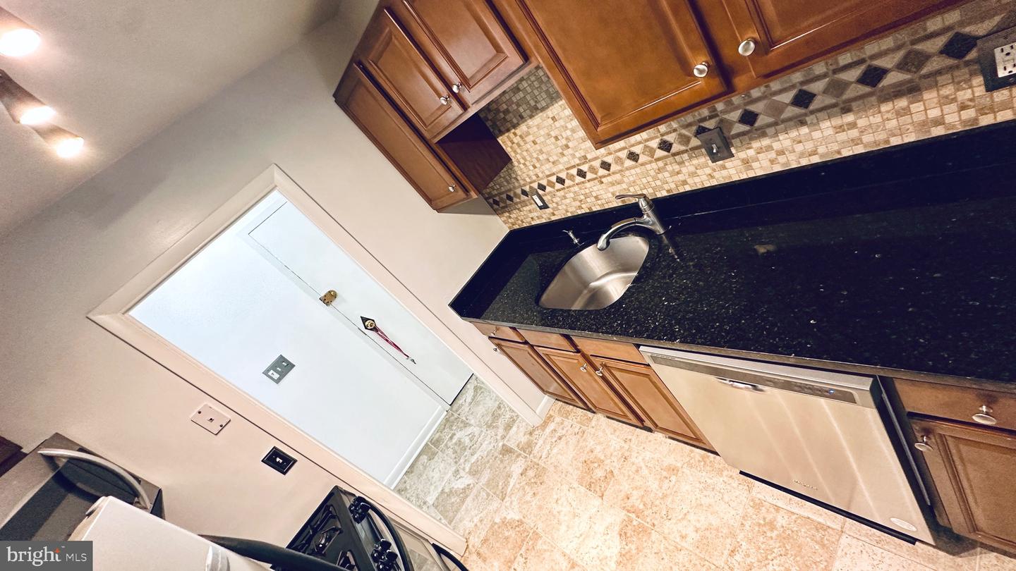 3931 LYNDHURST DR #303, FAIRFAX, Virginia 22031, 2 Bedrooms Bedrooms, ,1 BathroomBathrooms,Residential,For sale,3931 LYNDHURST DR #303,VAFC2006586 MLS # VAFC2006586