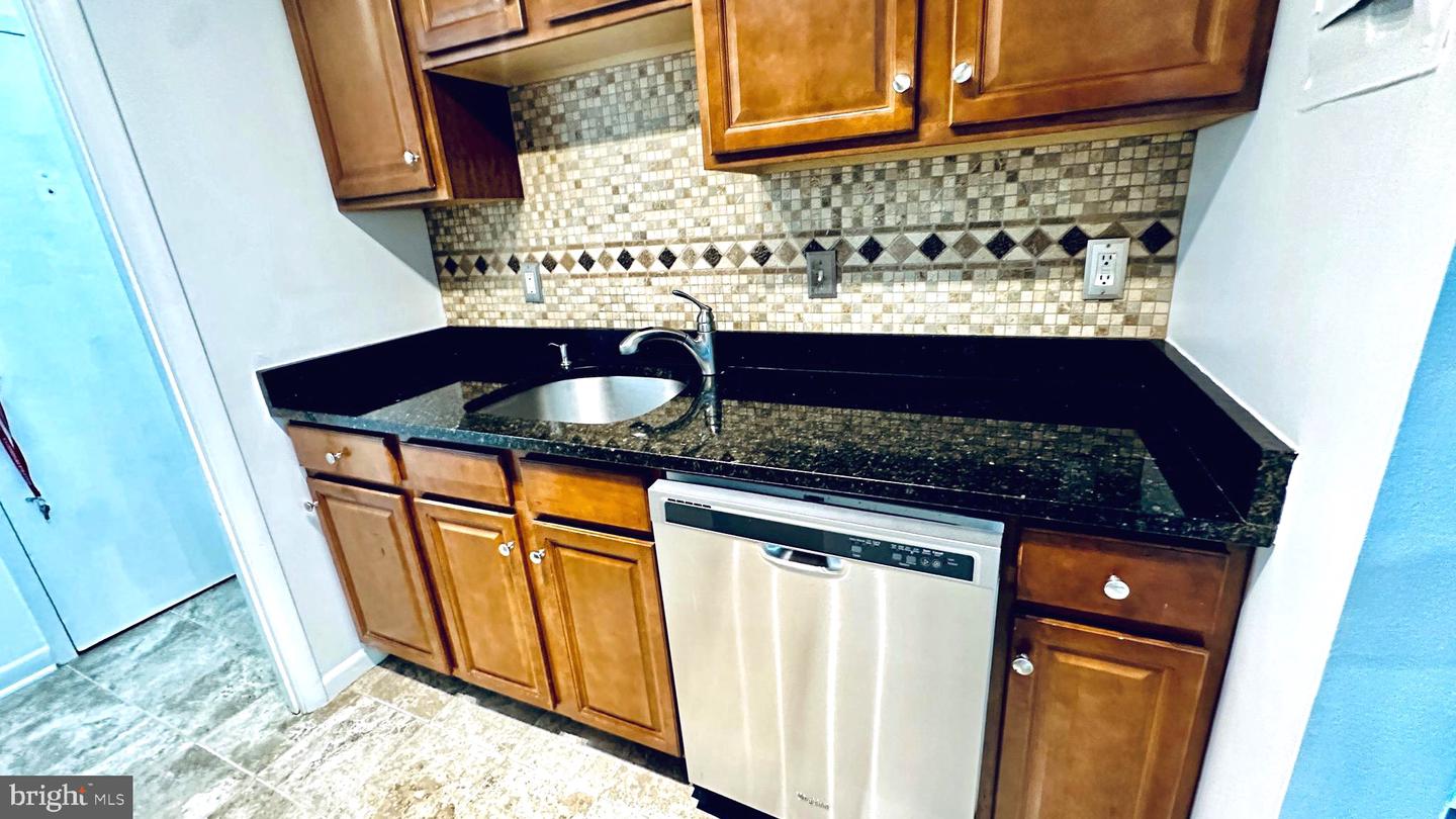 3931 LYNDHURST DR #303, FAIRFAX, Virginia 22031, 2 Bedrooms Bedrooms, ,1 BathroomBathrooms,Residential,For sale,3931 LYNDHURST DR #303,VAFC2006586 MLS # VAFC2006586