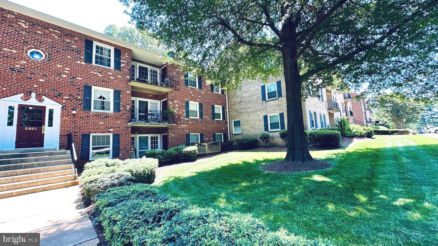 3931 LYNDHURST DR #303, FAIRFAX, Virginia 22031, 2 Bedrooms Bedrooms, ,1 BathroomBathrooms,Residential,For sale,3931 LYNDHURST DR #303,VAFC2006586 MLS # VAFC2006586