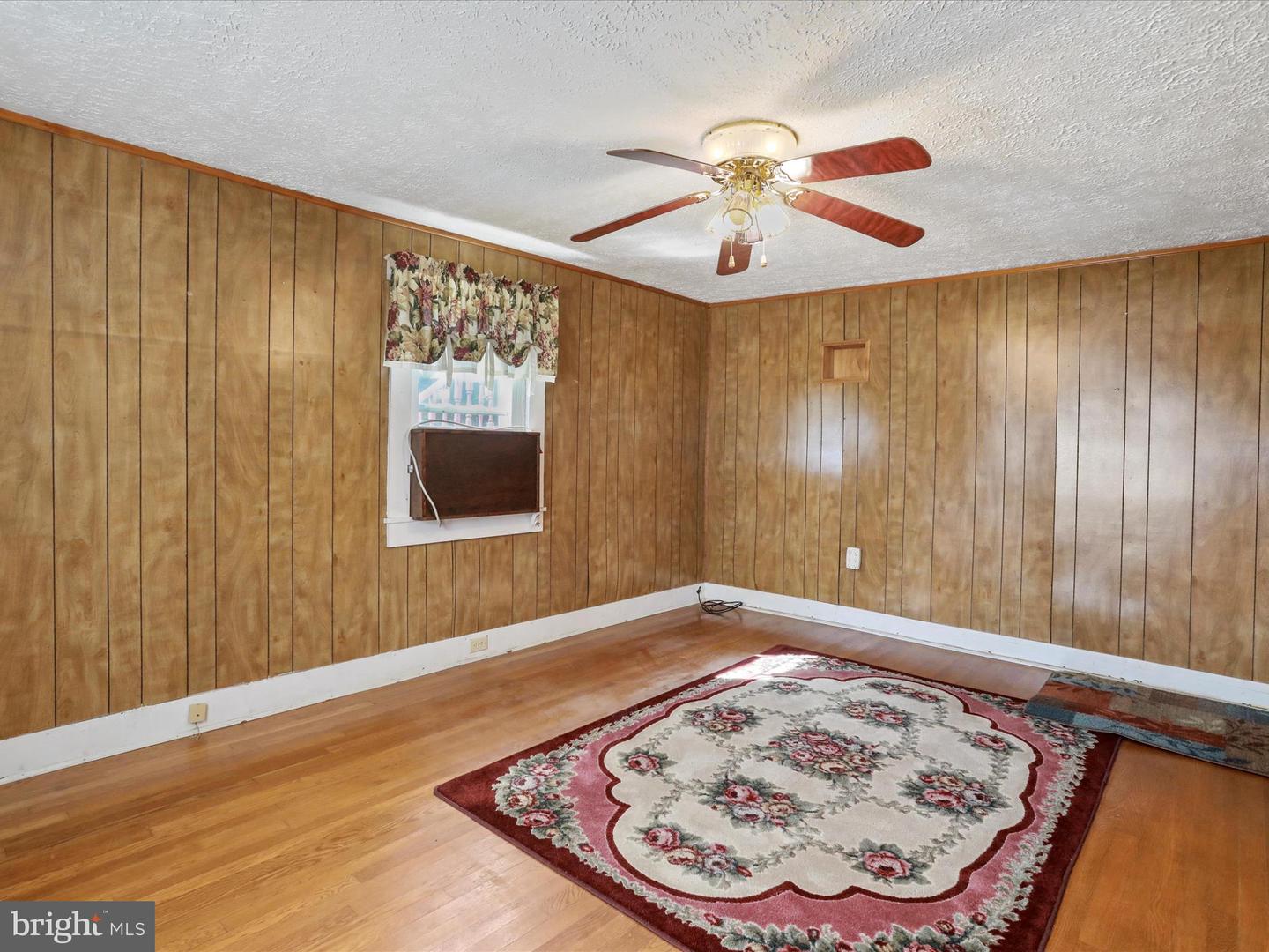 1593 HAHNS LN, TOMS BROOK, Virginia 22660, 2 Bedrooms Bedrooms, ,1 BathroomBathrooms,Residential,For sale,1593 HAHNS LN,VASH2011916 MLS # VASH2011916