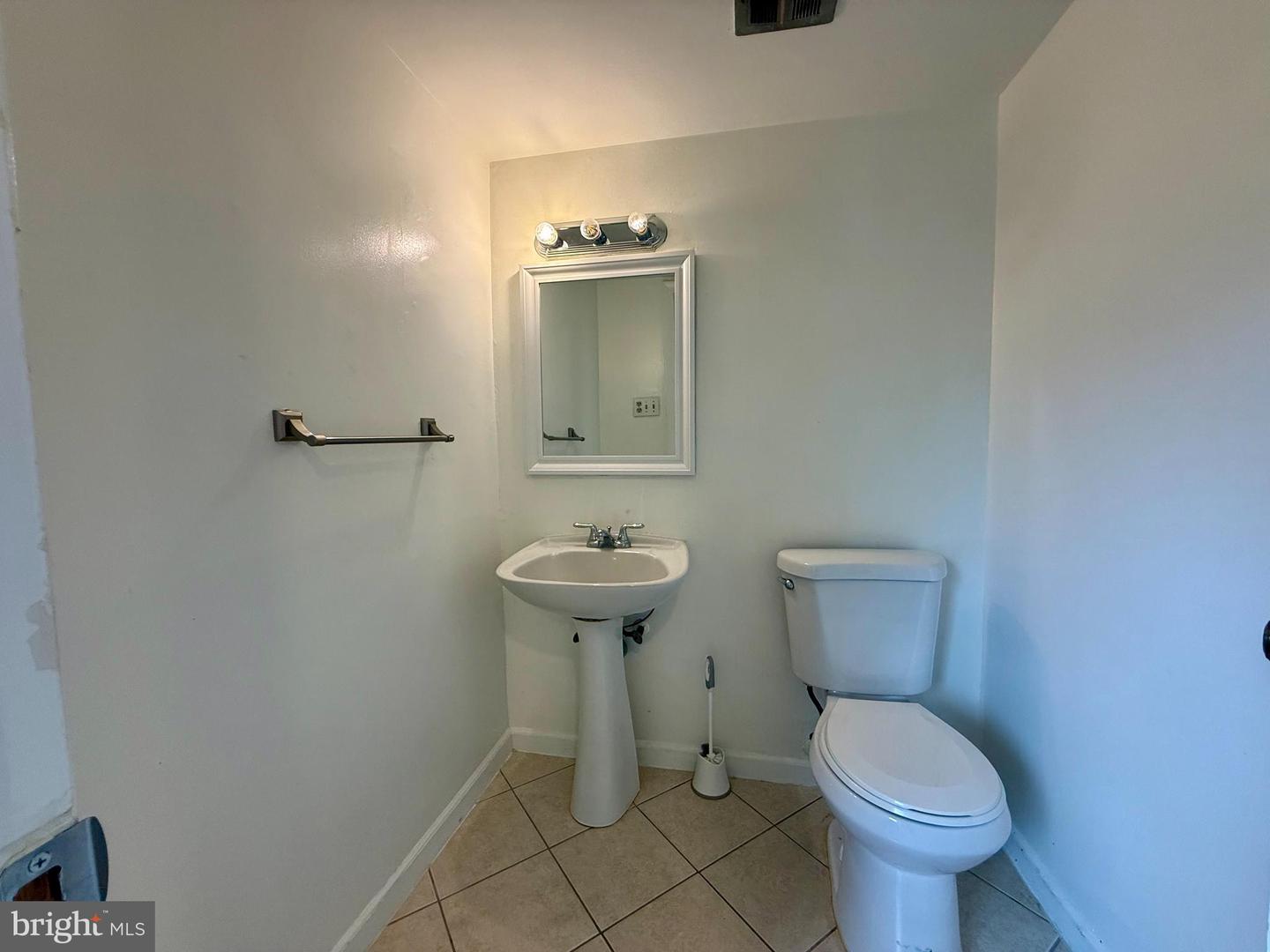 11606 VANTAGE HILL RD #12B, RESTON, Virginia 20190, 2 Bedrooms Bedrooms, ,1 BathroomBathrooms,Residential,For sale,11606 VANTAGE HILL RD #12B,VAFX2253536 MLS # VAFX2253536