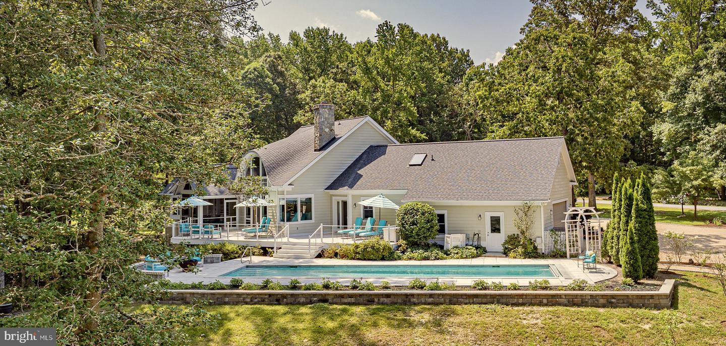 230 BREEZY POINT, WHITE STONE, Virginia 22578, 7 Bedrooms Bedrooms, 15 Rooms Rooms,7 BathroomsBathrooms,Residential,For sale,230 BREEZY POINT,VALV2000842 MLS # VALV2000842