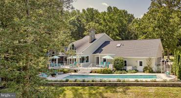 230 BREEZY POINT, WHITE STONE, Virginia 22578, 7 Bedrooms Bedrooms, 15 Rooms Rooms,7 BathroomsBathrooms,Residential,For sale,230 BREEZY POINT,VALV2000842 MLS # VALV2000842
