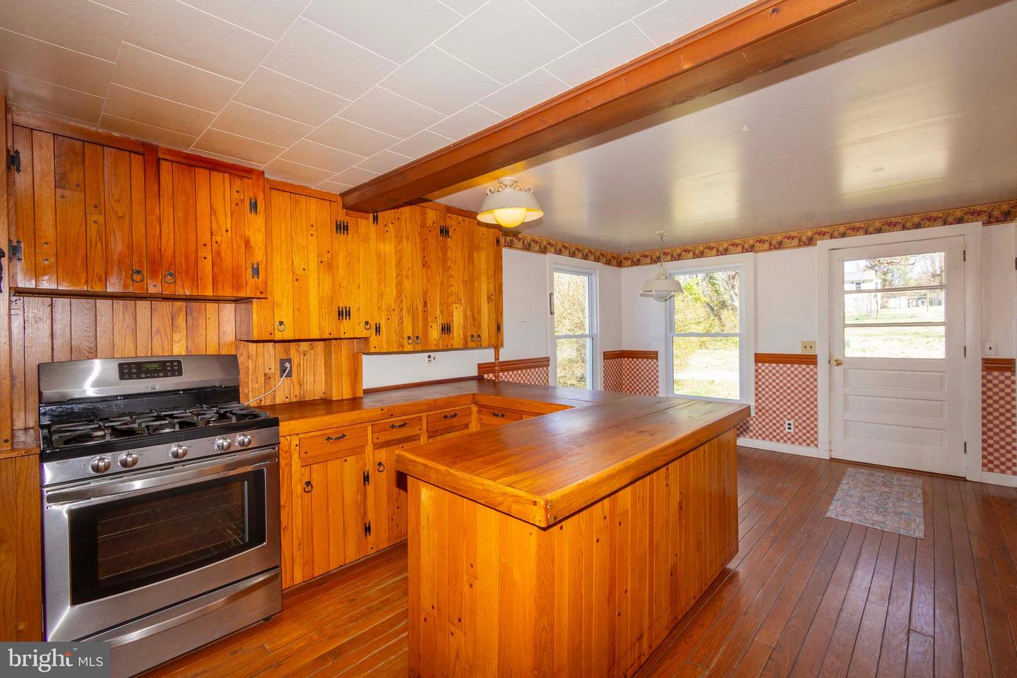 23217 VILLAGE RD, UNIONVILLE, Virginia 22567, 5 Bedrooms Bedrooms, ,2 BathroomsBathrooms,Residential,For sale,23217 VILLAGE RD,VAOR2010098 MLS # VAOR2010098