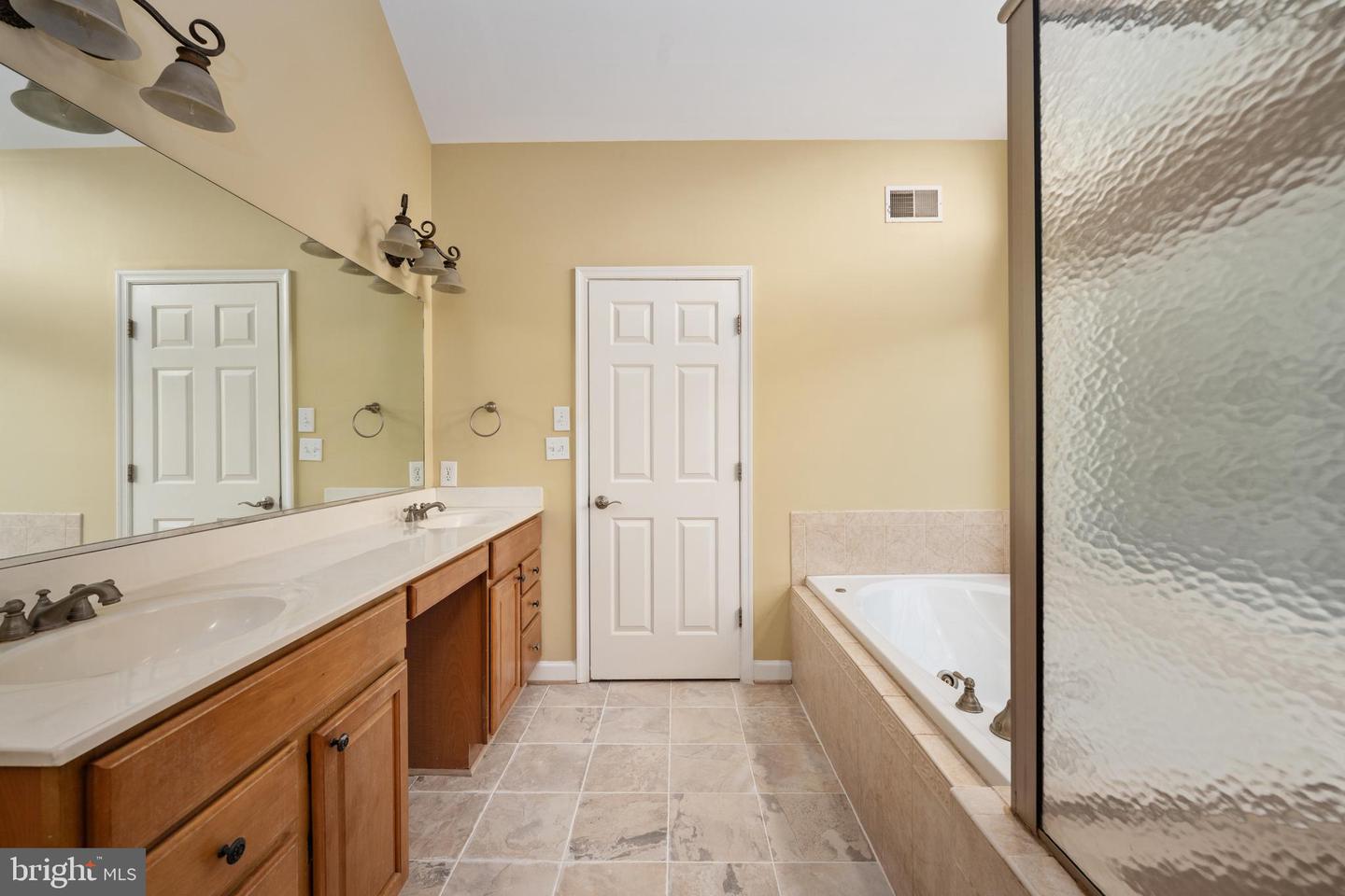 532 TARA CT, CULPEPER, Virginia 22701, 5 Bedrooms Bedrooms, ,4 BathroomsBathrooms,Residential,For sale,532 TARA CT,VACU2010954 MLS # VACU2010954
