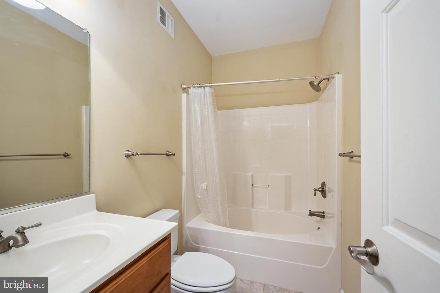 532 TARA CT, CULPEPER, Virginia 22701, 5 Bedrooms Bedrooms, ,4 BathroomsBathrooms,Residential,For sale,532 TARA CT,VACU2010954 MLS # VACU2010954
