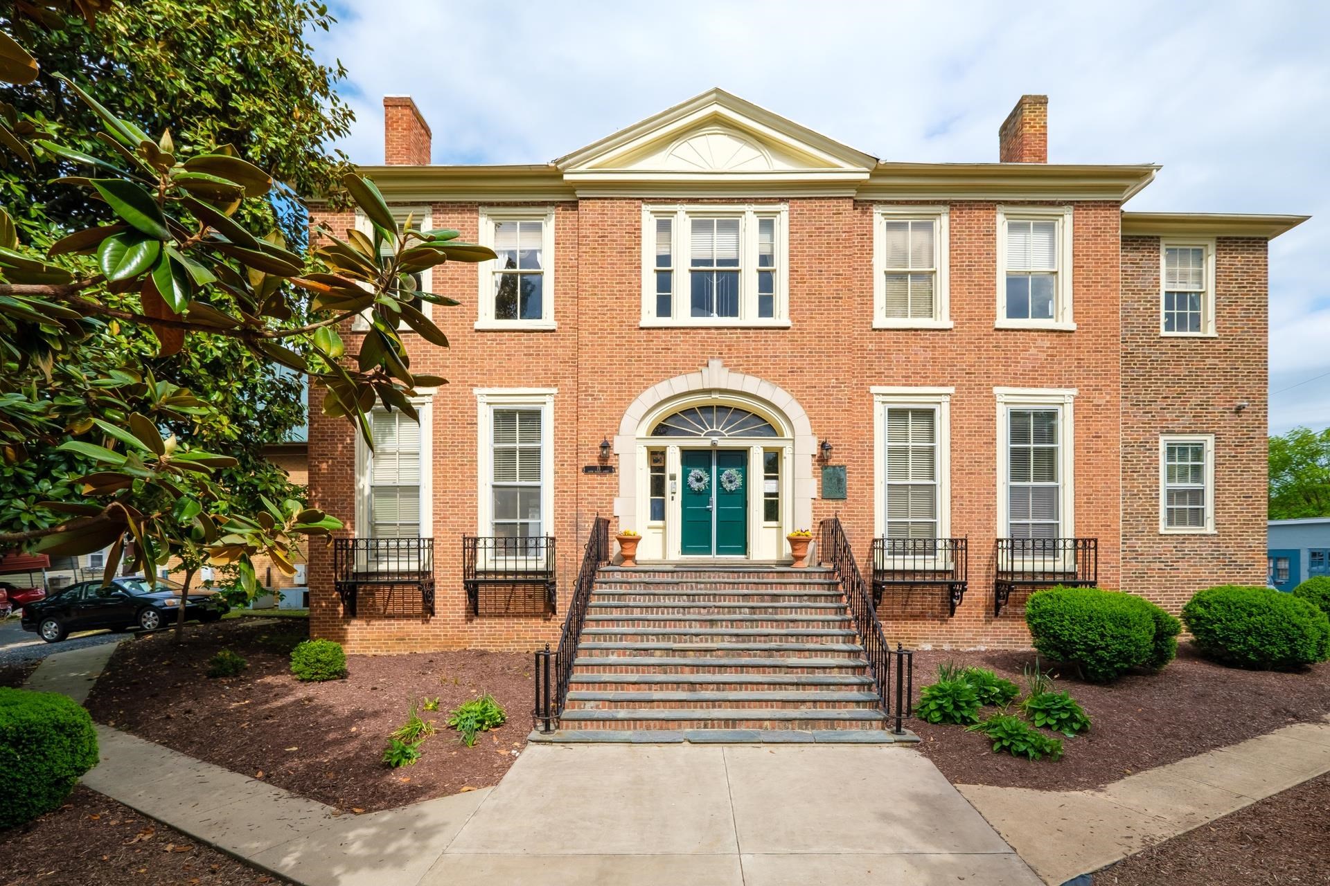 19 S MARKET ST, STAUNTON, Virginia 24401, ,Commercial,19 S MARKET ST,652250 MLS # 652250