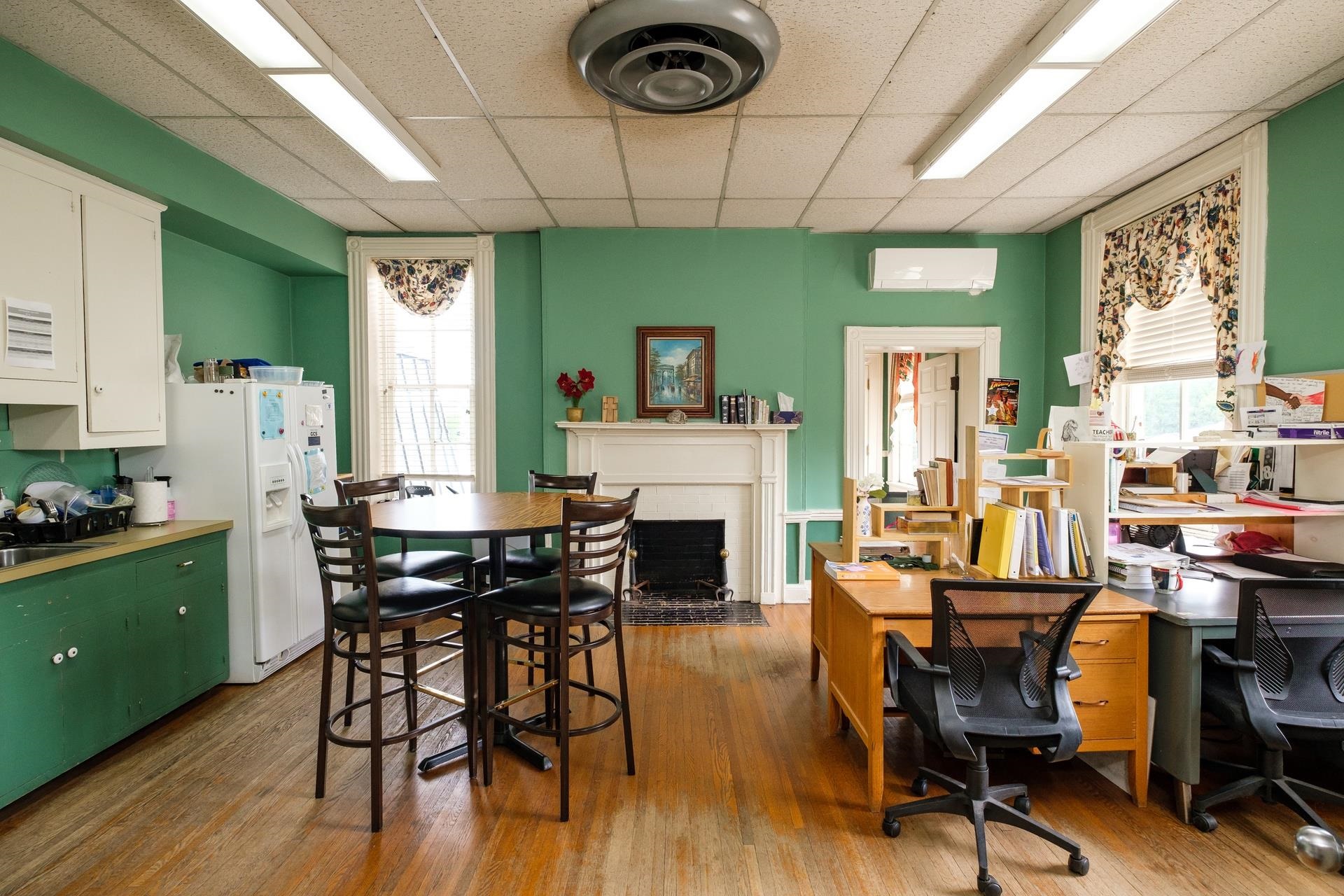 19 S MARKET ST, STAUNTON, Virginia 24401, ,Commercial,19 S MARKET ST,652250 MLS # 652250