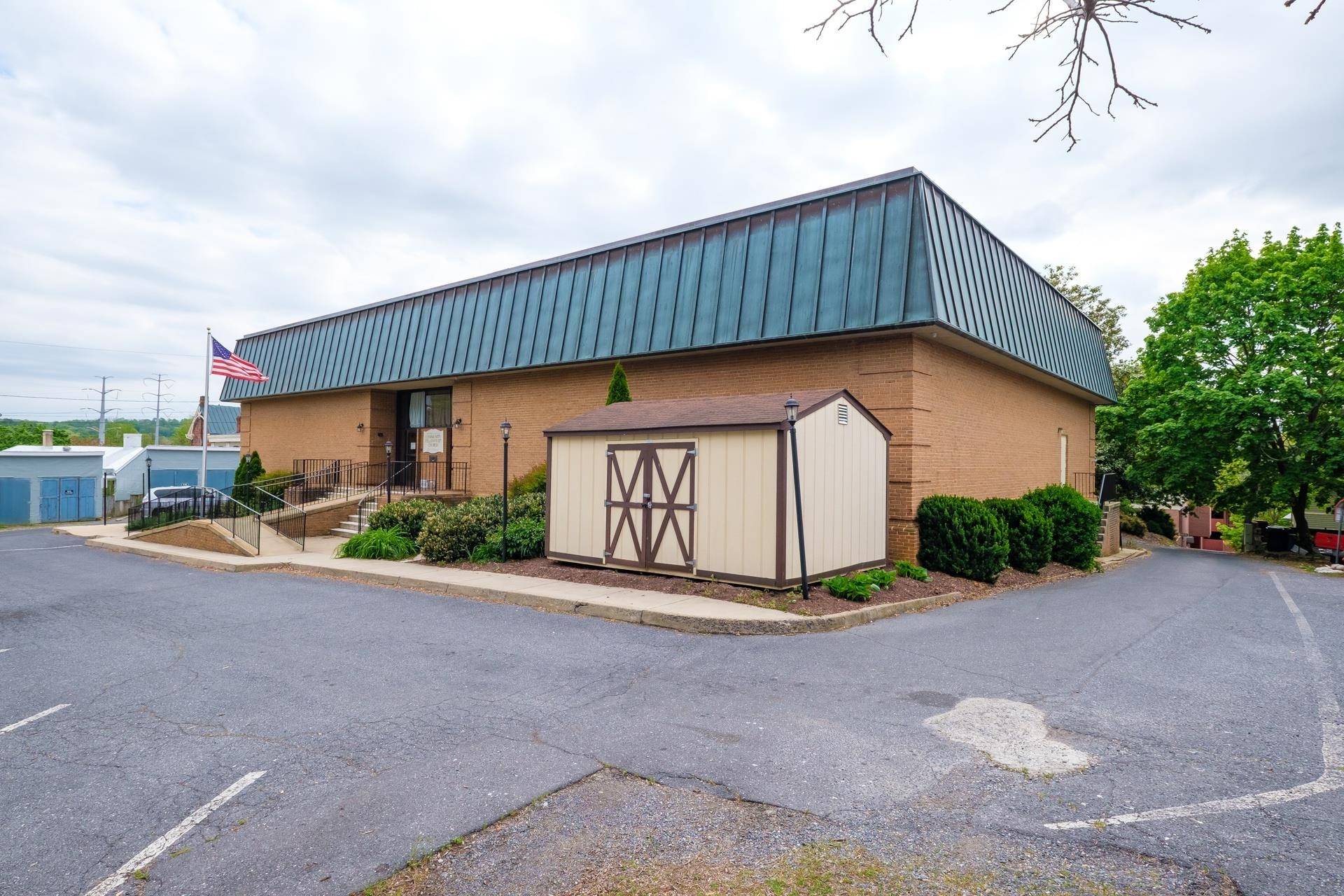 19 S MARKET ST, STAUNTON, Virginia 24401, ,Commercial,19 S MARKET ST,652250 MLS # 652250