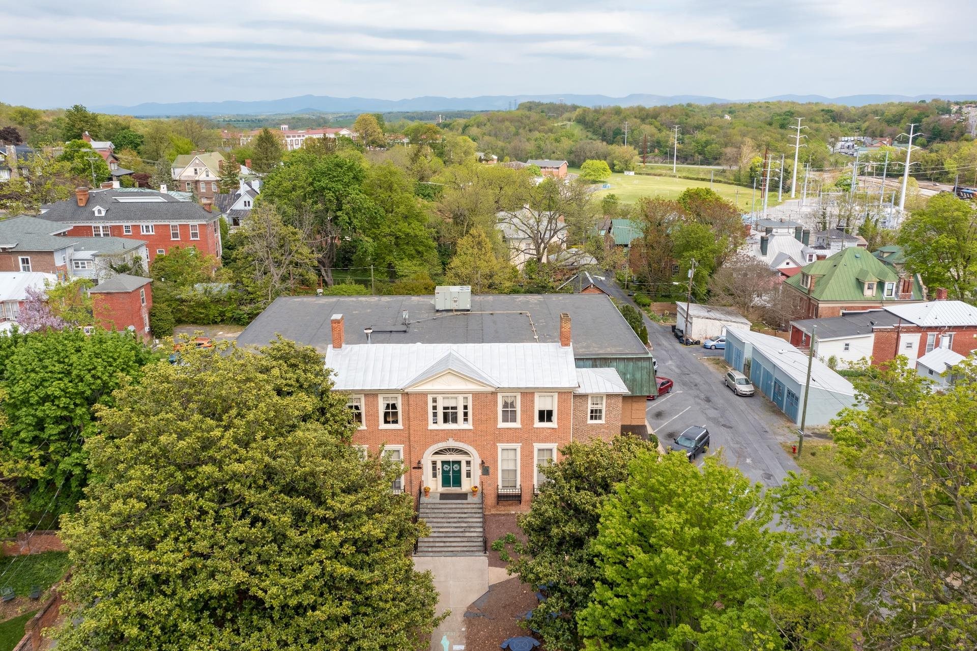 19 S MARKET ST, STAUNTON, Virginia 24401, ,Commercial,19 S MARKET ST,652250 MLS # 652250