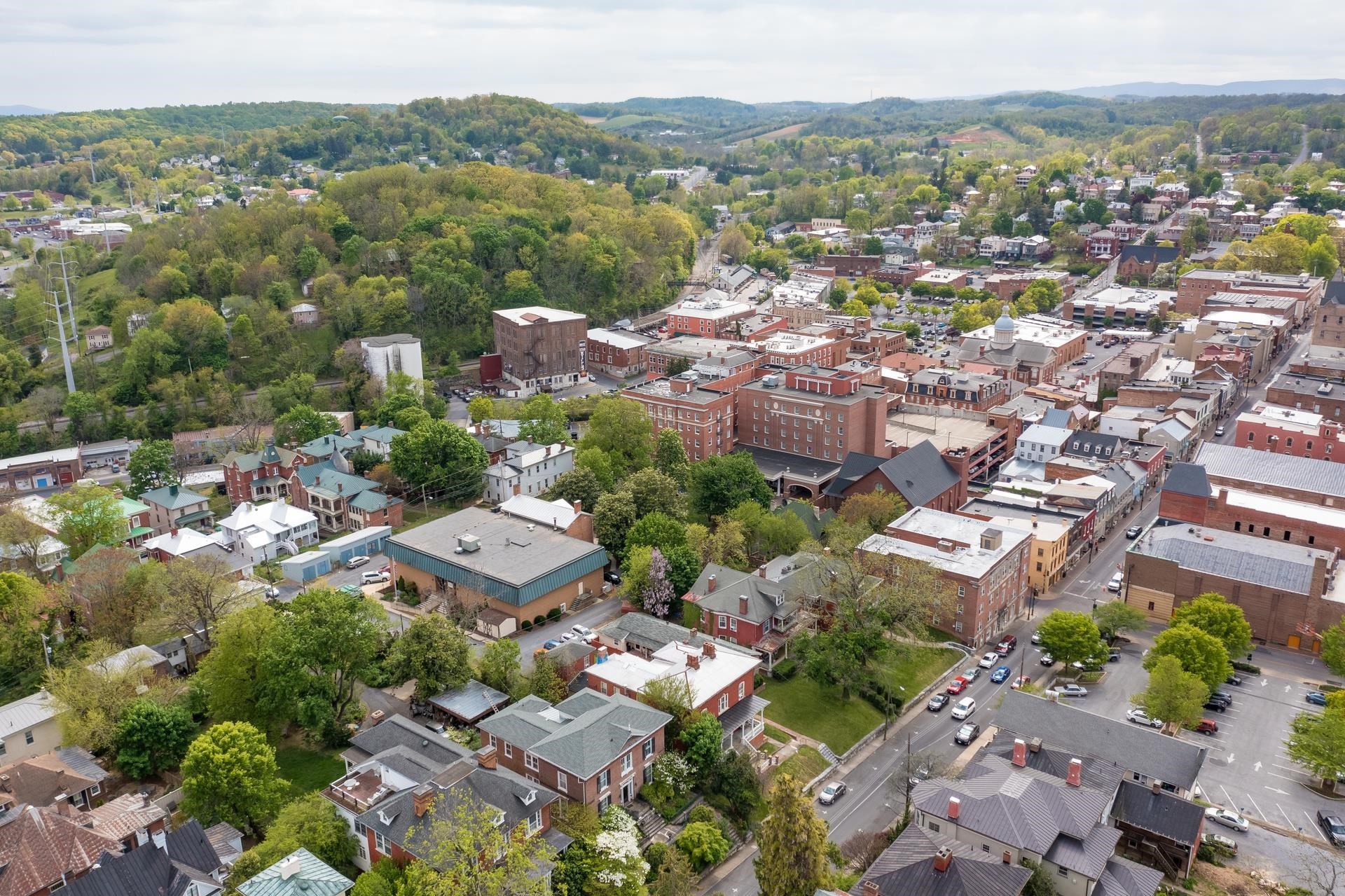 19 S MARKET ST, STAUNTON, Virginia 24401, ,Commercial,19 S MARKET ST,652250 MLS # 652250